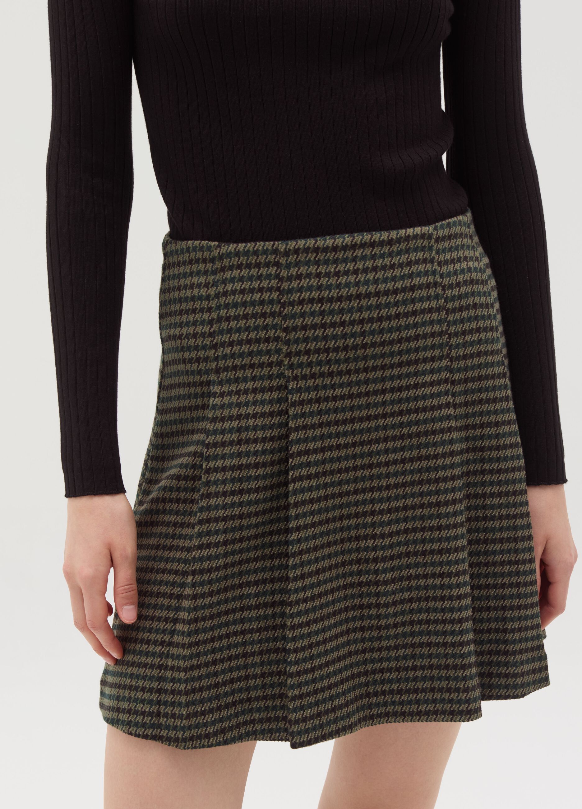 Houndstooth miniskirt with darts