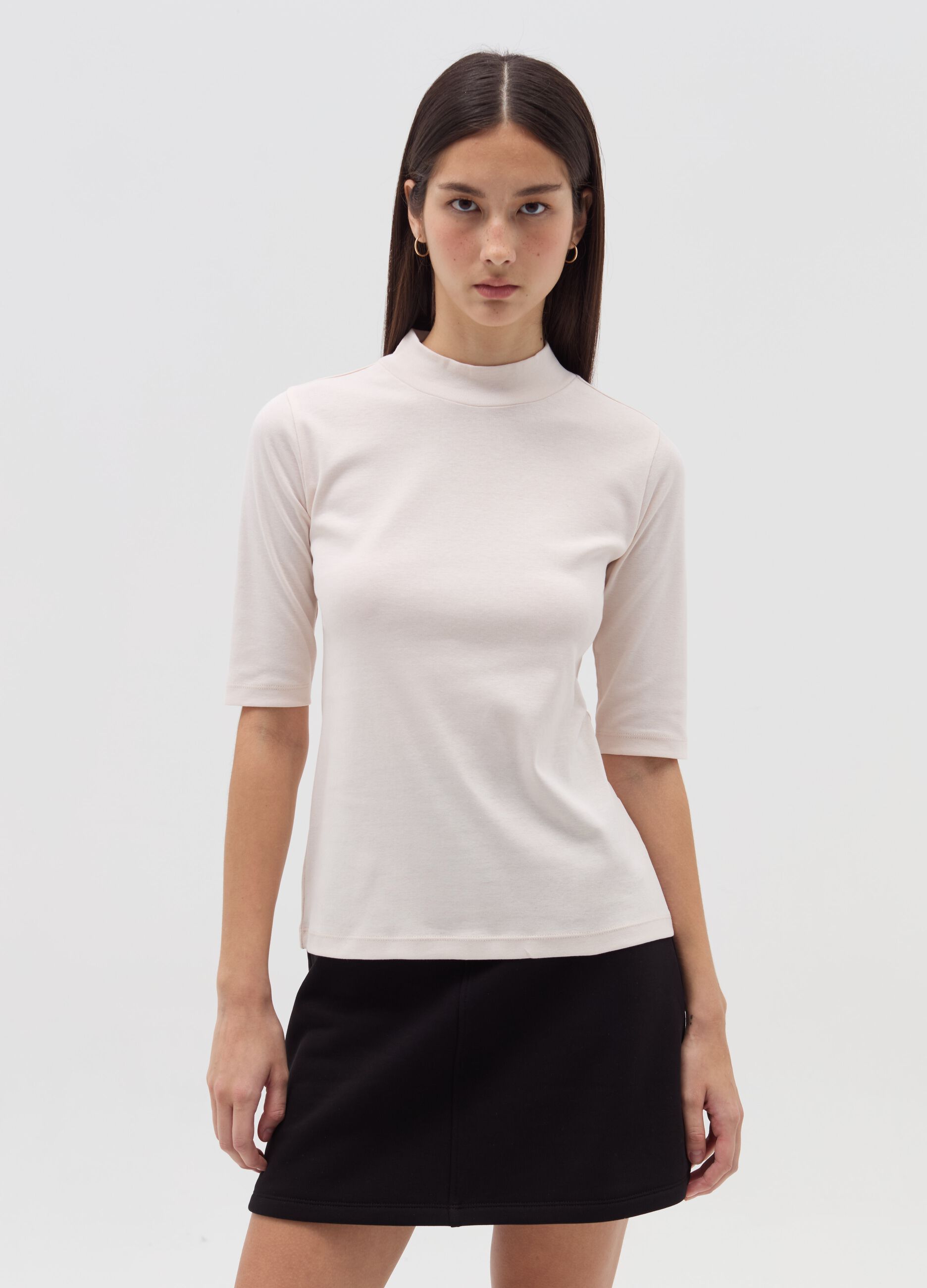 T-shirt with mock neck and elbow-length sleeves