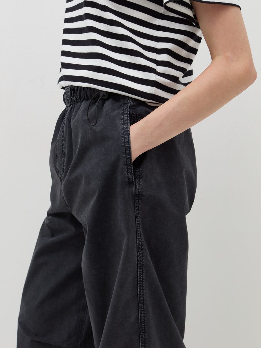 Cotton parachute trousers_3