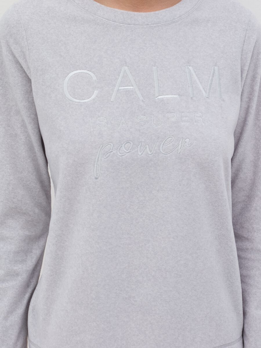 Fleece pyjama top with "Calm is a super power” embroidery_2