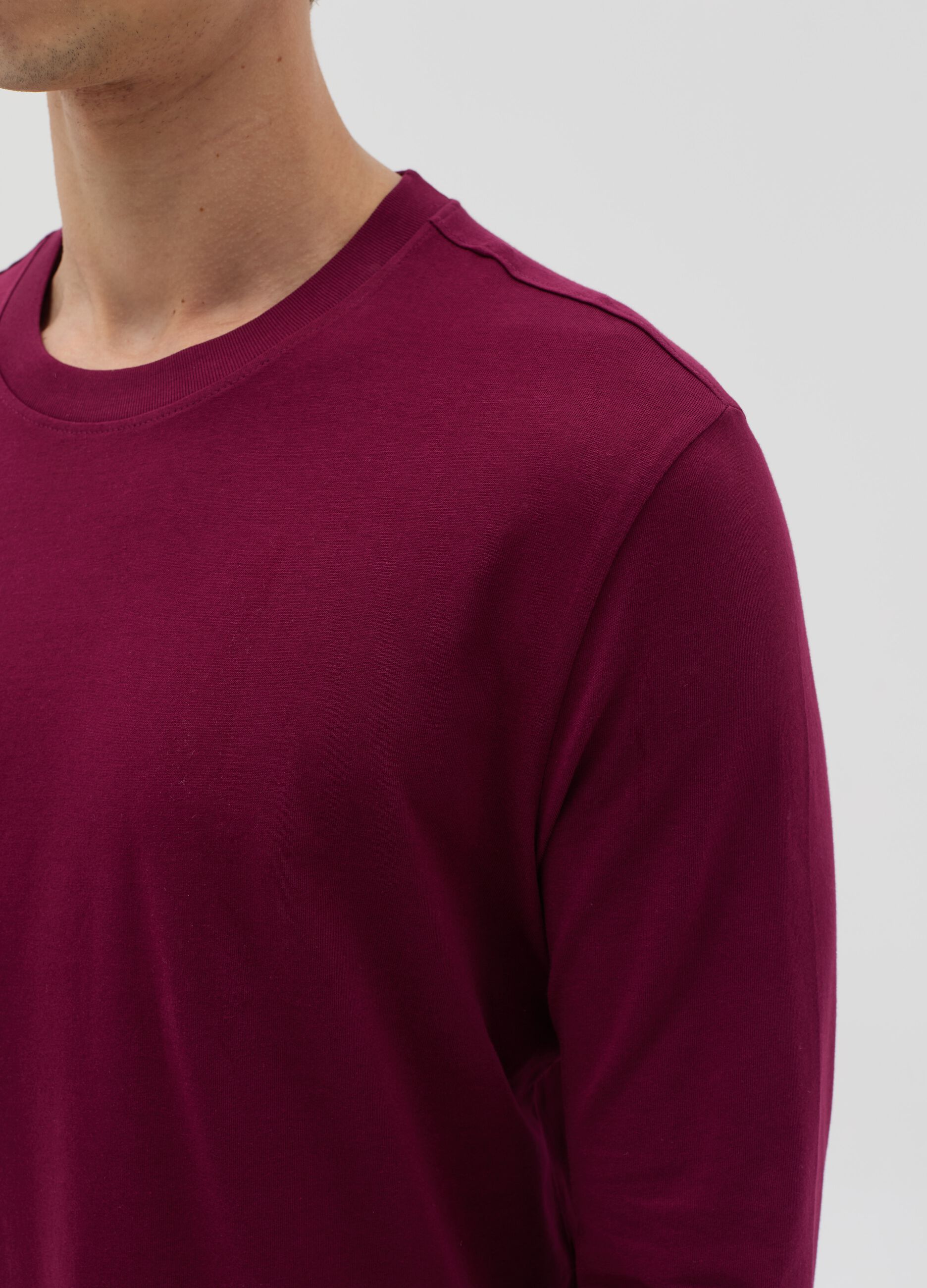 Long-sleeved T-shirt with round neck