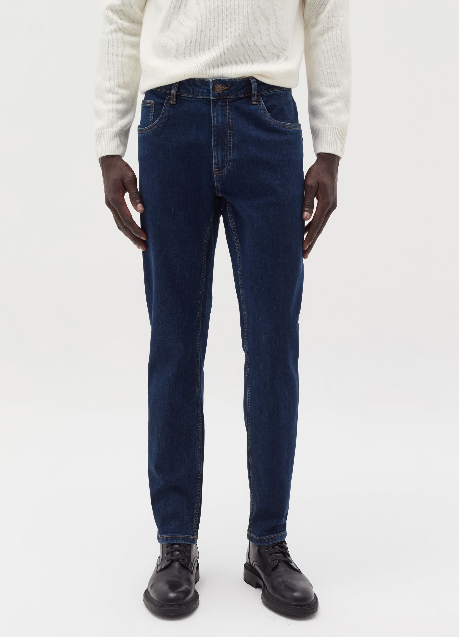 Slim-fit jeans with five pockets