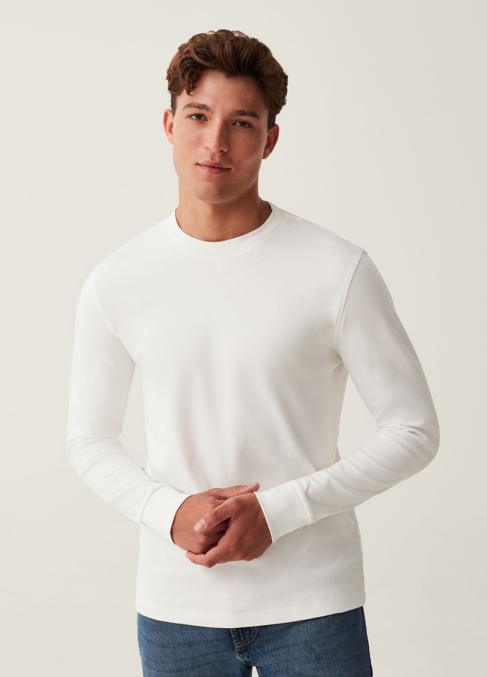 Long-sleeved solid colour T-shirt