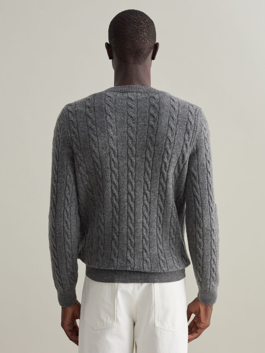 Pullover in cable-knit lambswool_3