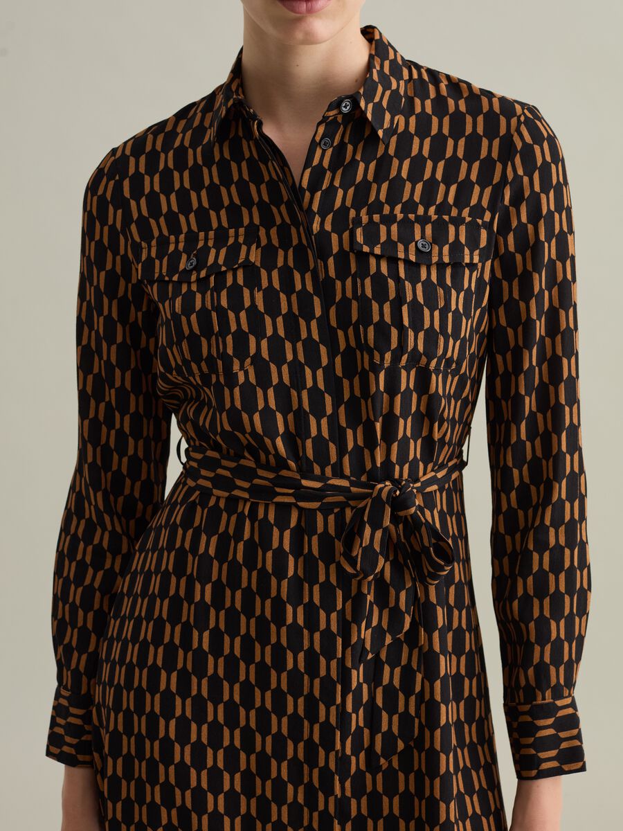 Contemporary shirt dress with belt_3