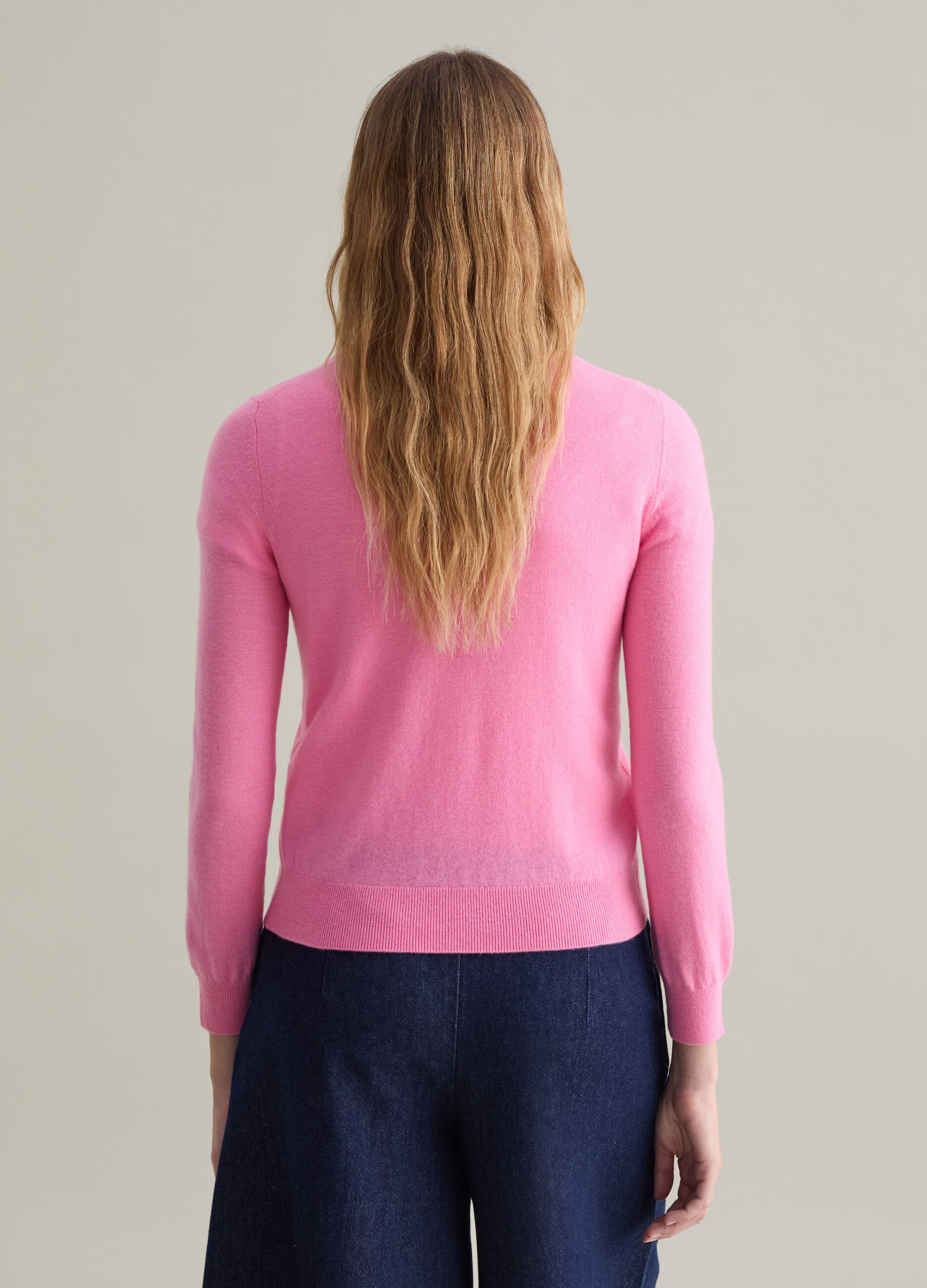 Wool pullover with round neck