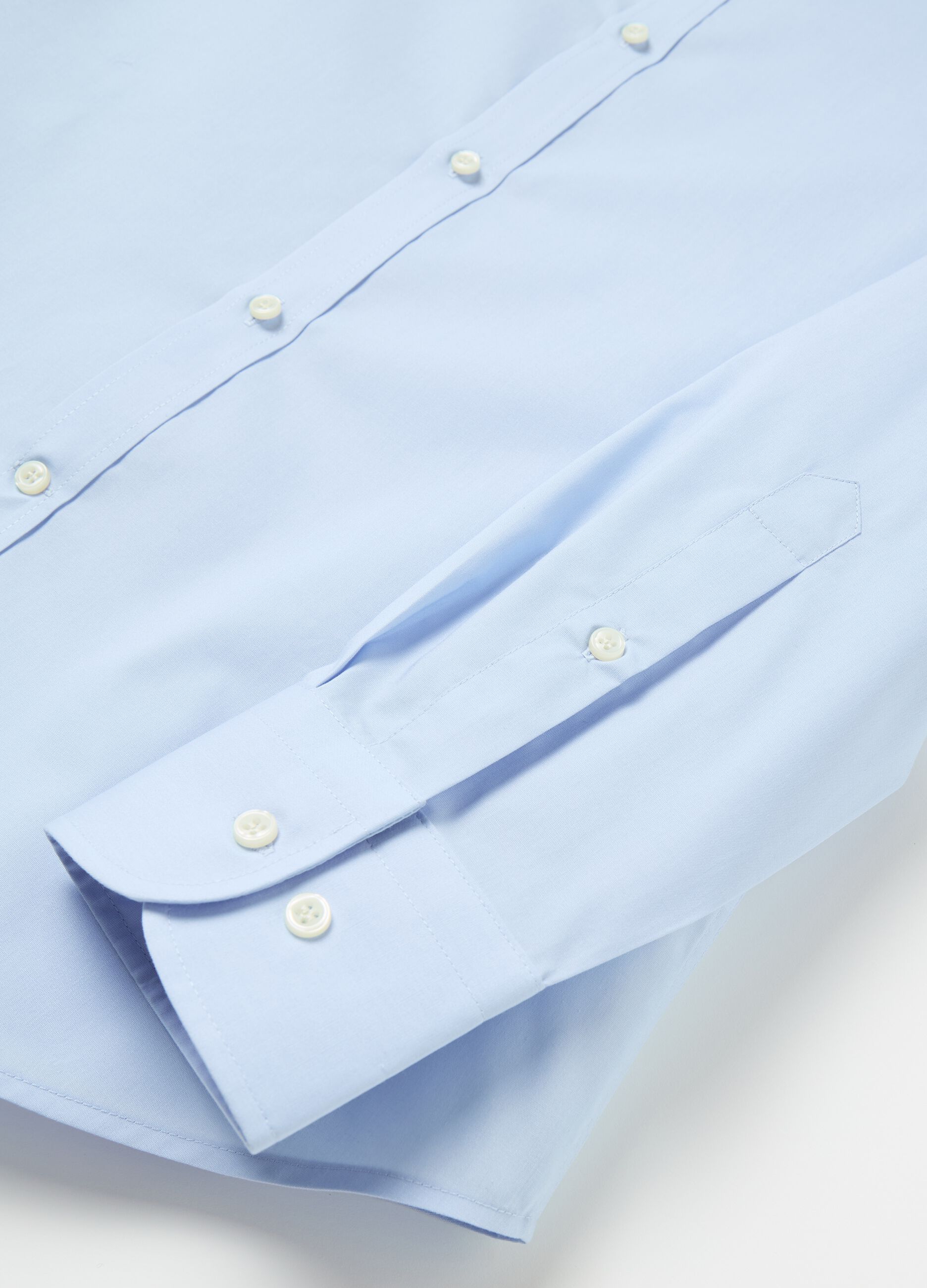 Solid colour slim fit shirt