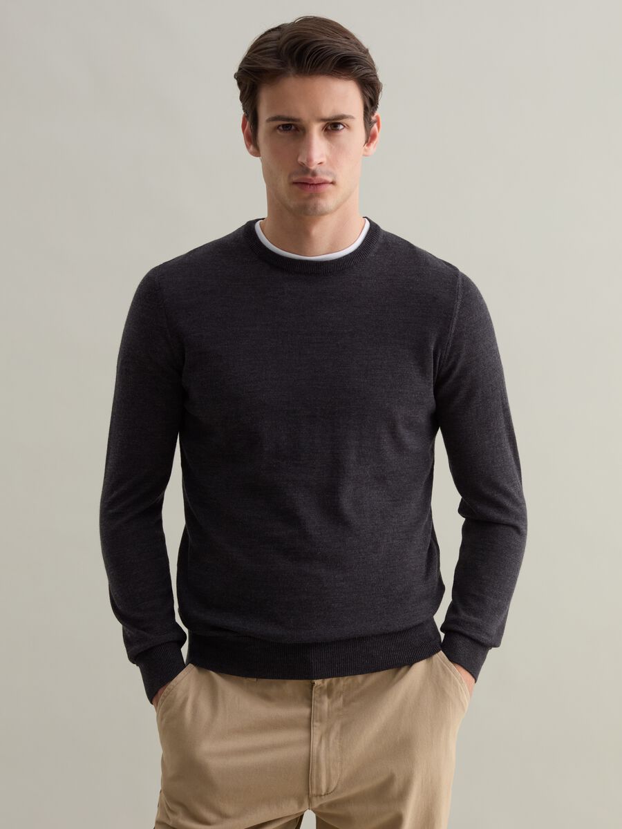 Merino wool pullover with round neck_0