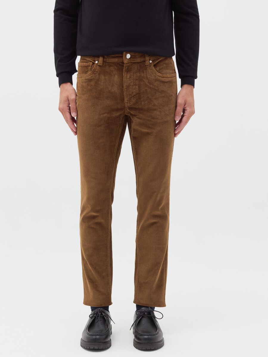 Trousers with five pockets in corduroy_1