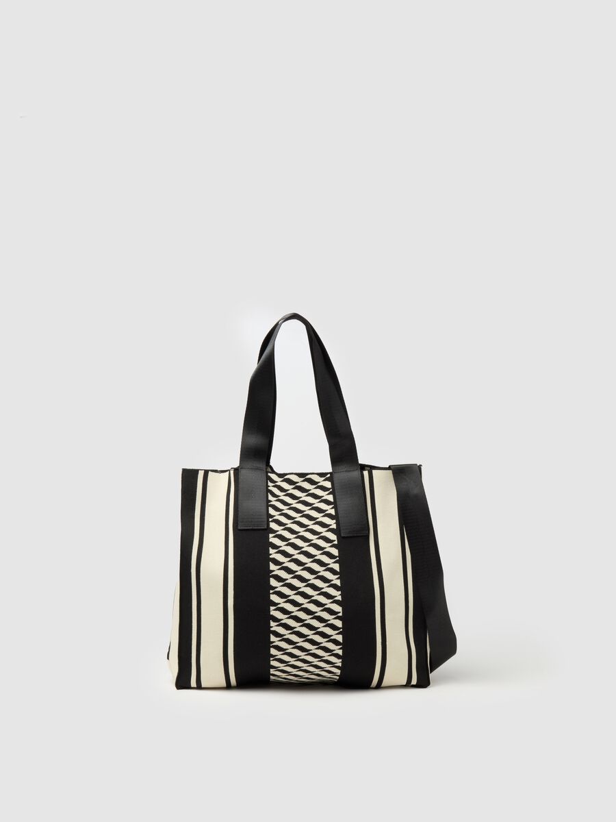 Tote bag con trama geometrica_1