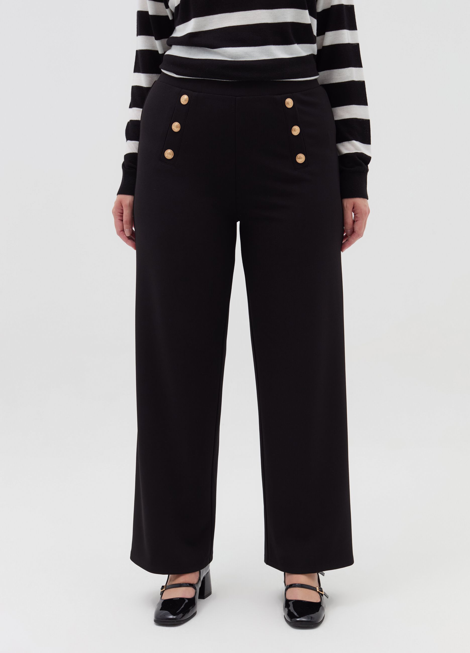 Wide trousers with buttons