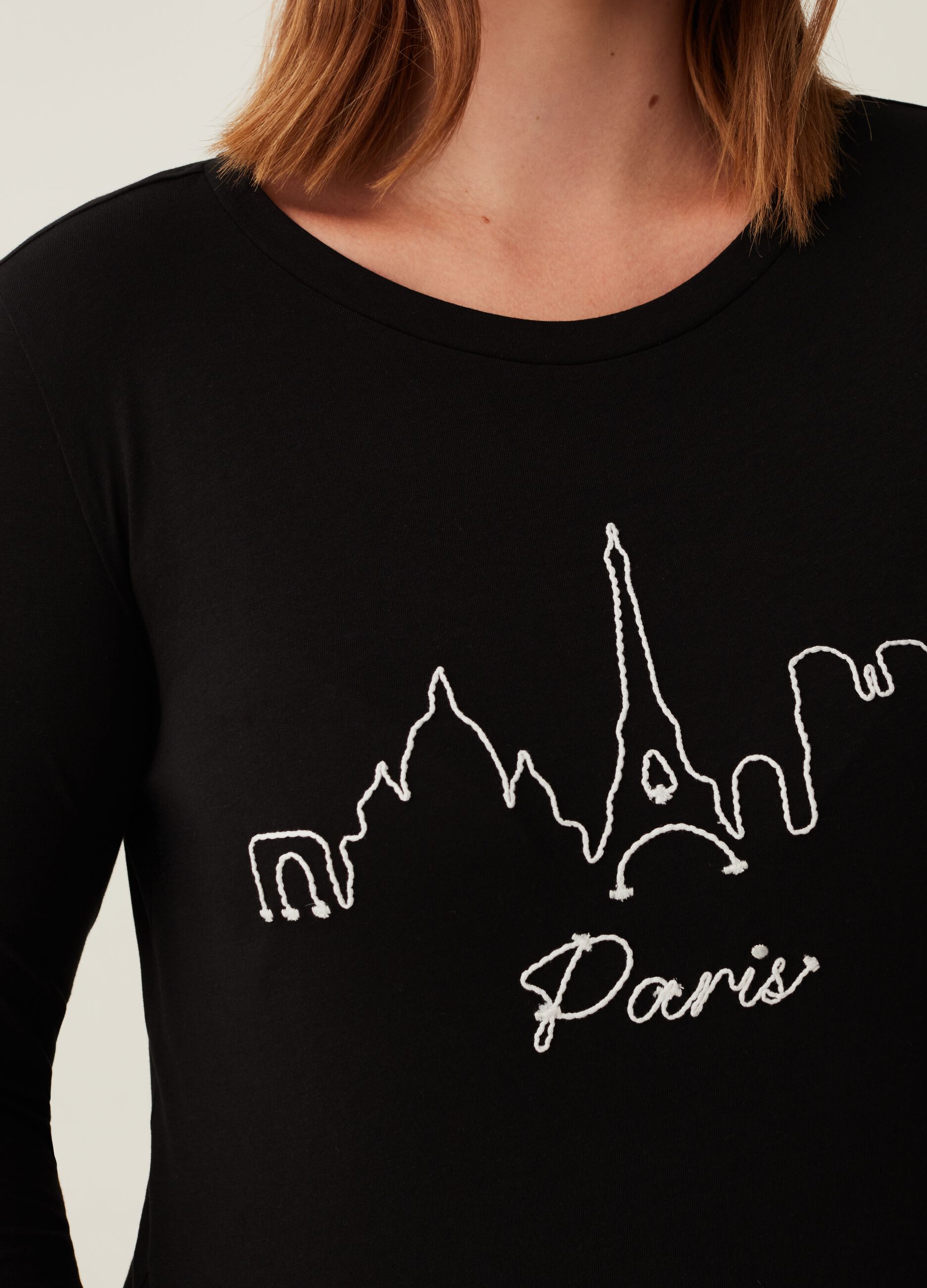 Curvy T-shirt with embroidered skyline