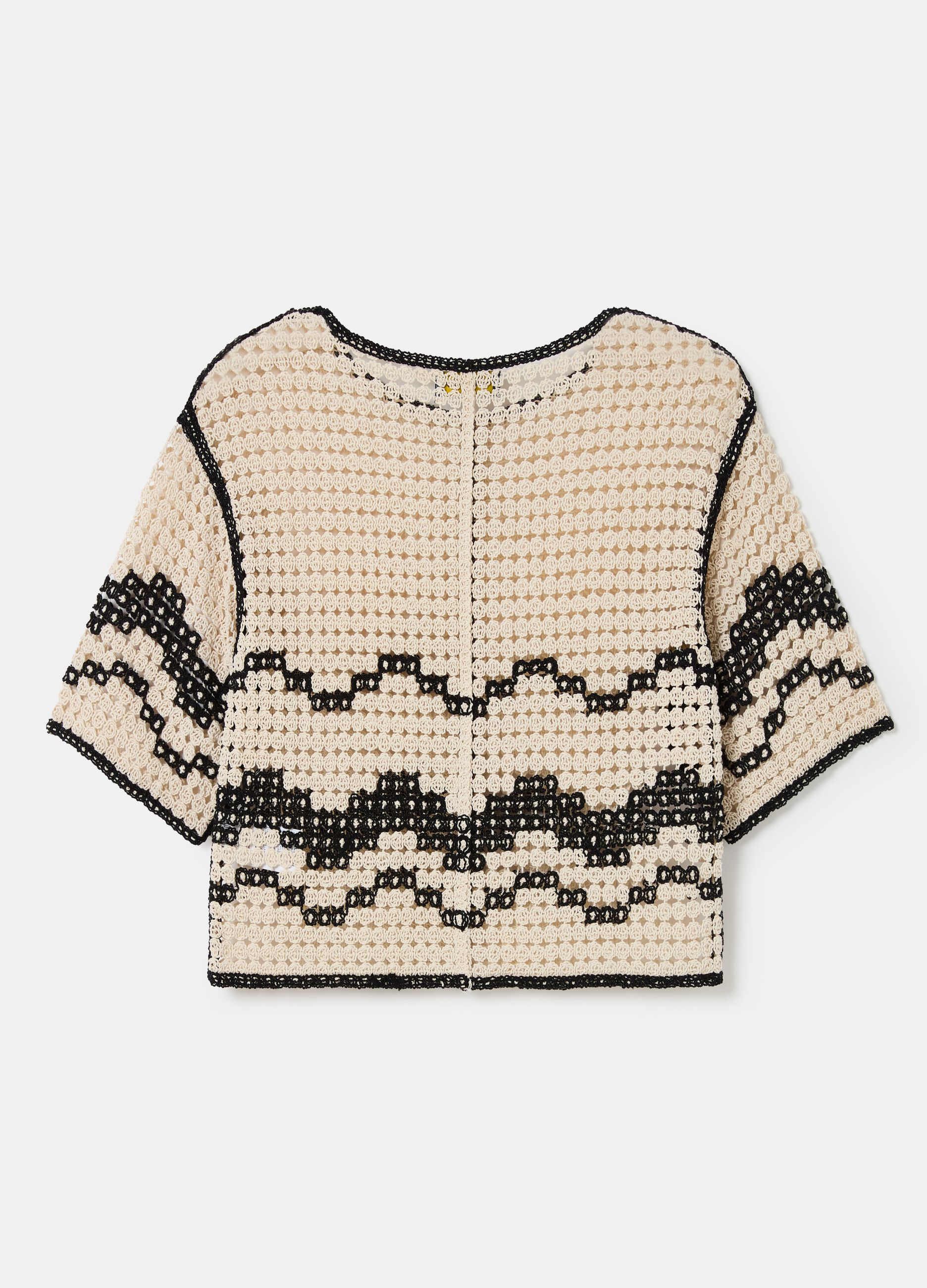 Crochet top with wavy motif