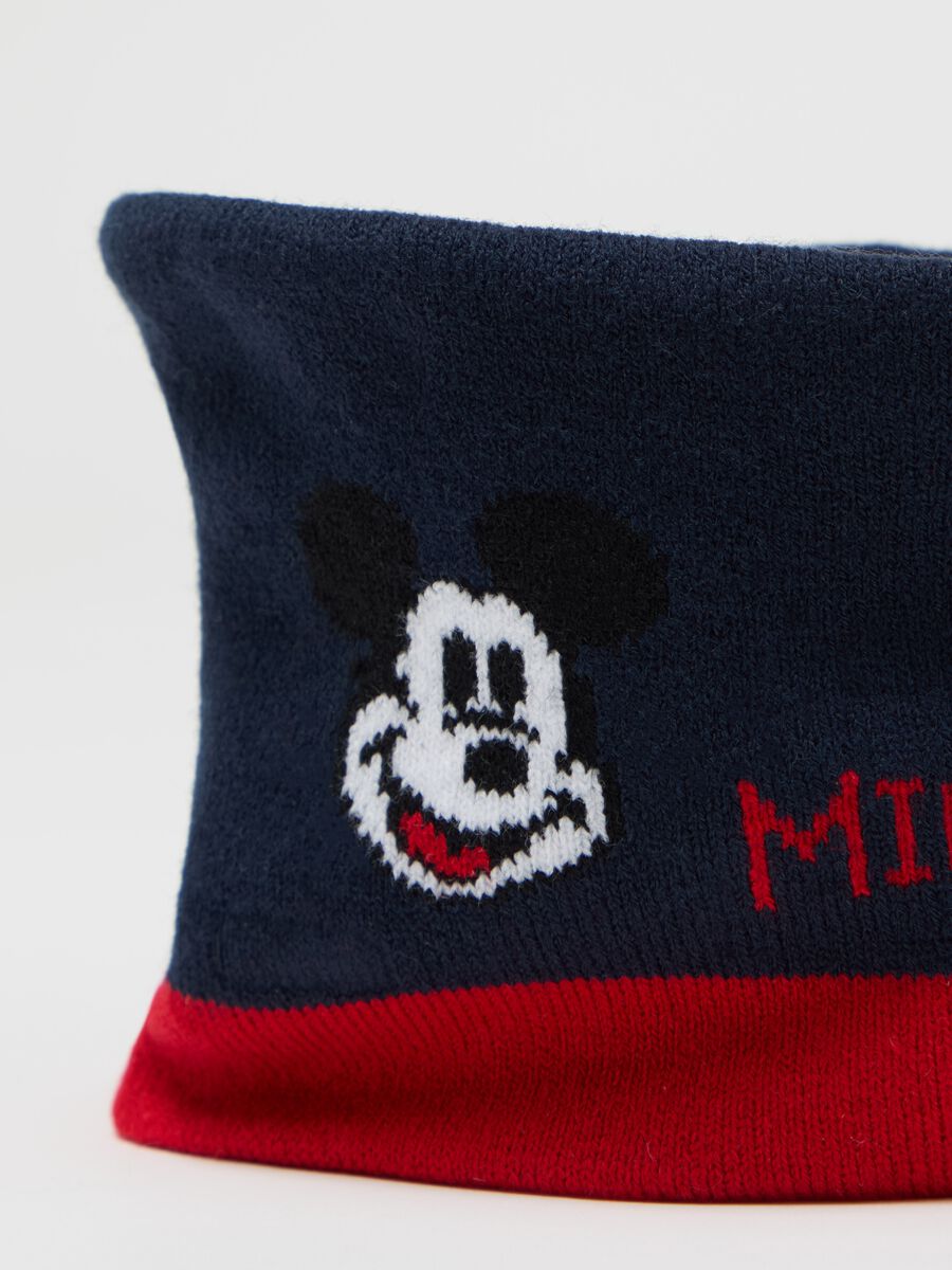 Knit neck warmer with Mickey Mouse design_2