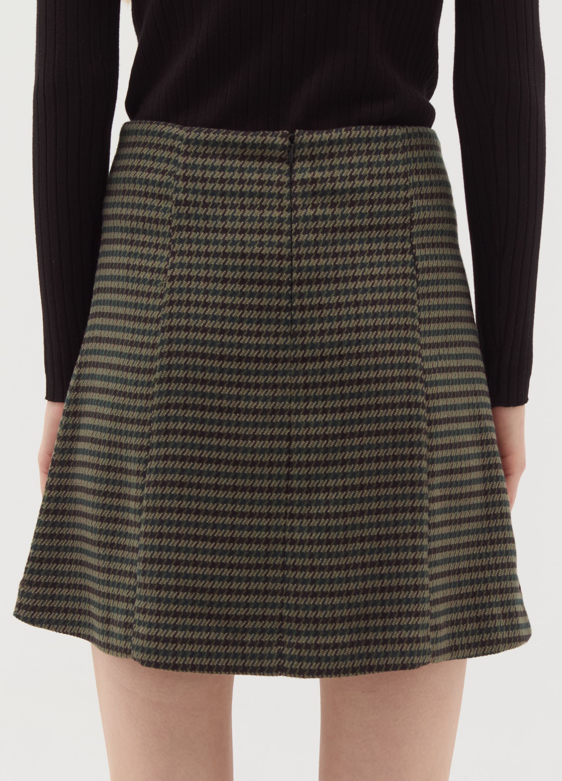 Houndstooth miniskirt with darts