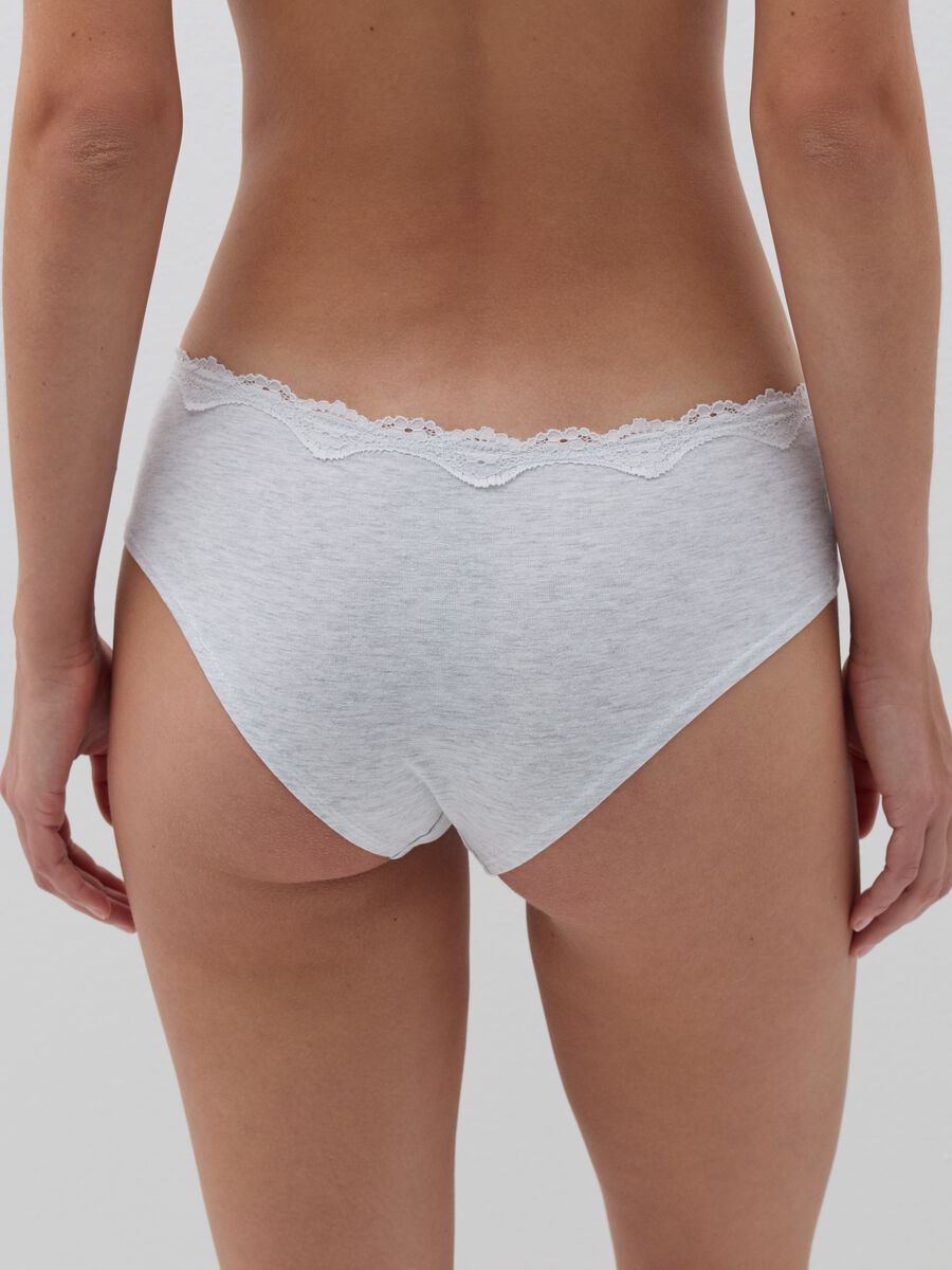 Knicker shorts in organic cotton with lace trim_3