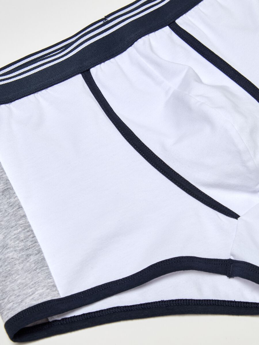 Boxer shorts with contrasting details_5