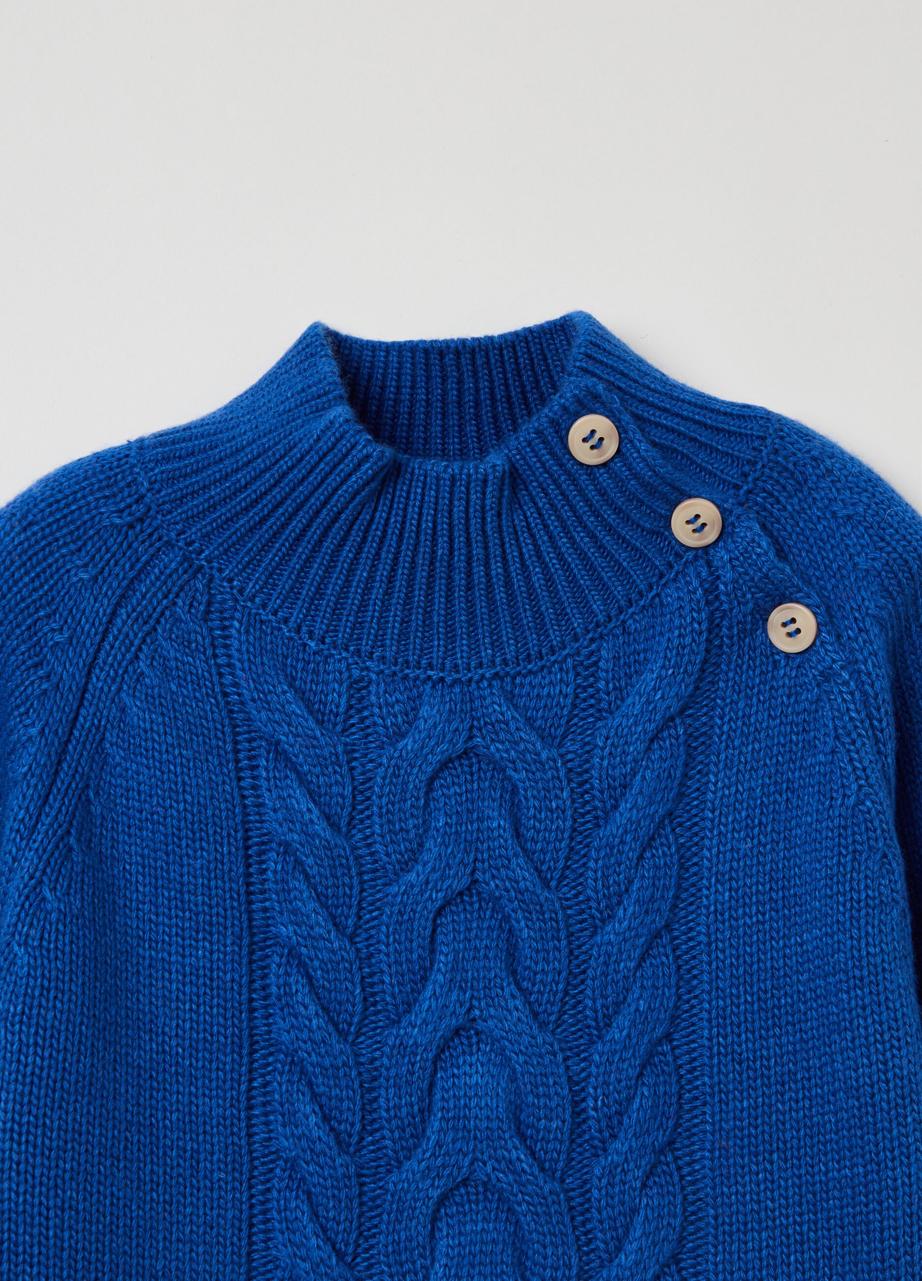 Pullover with cable-knit design