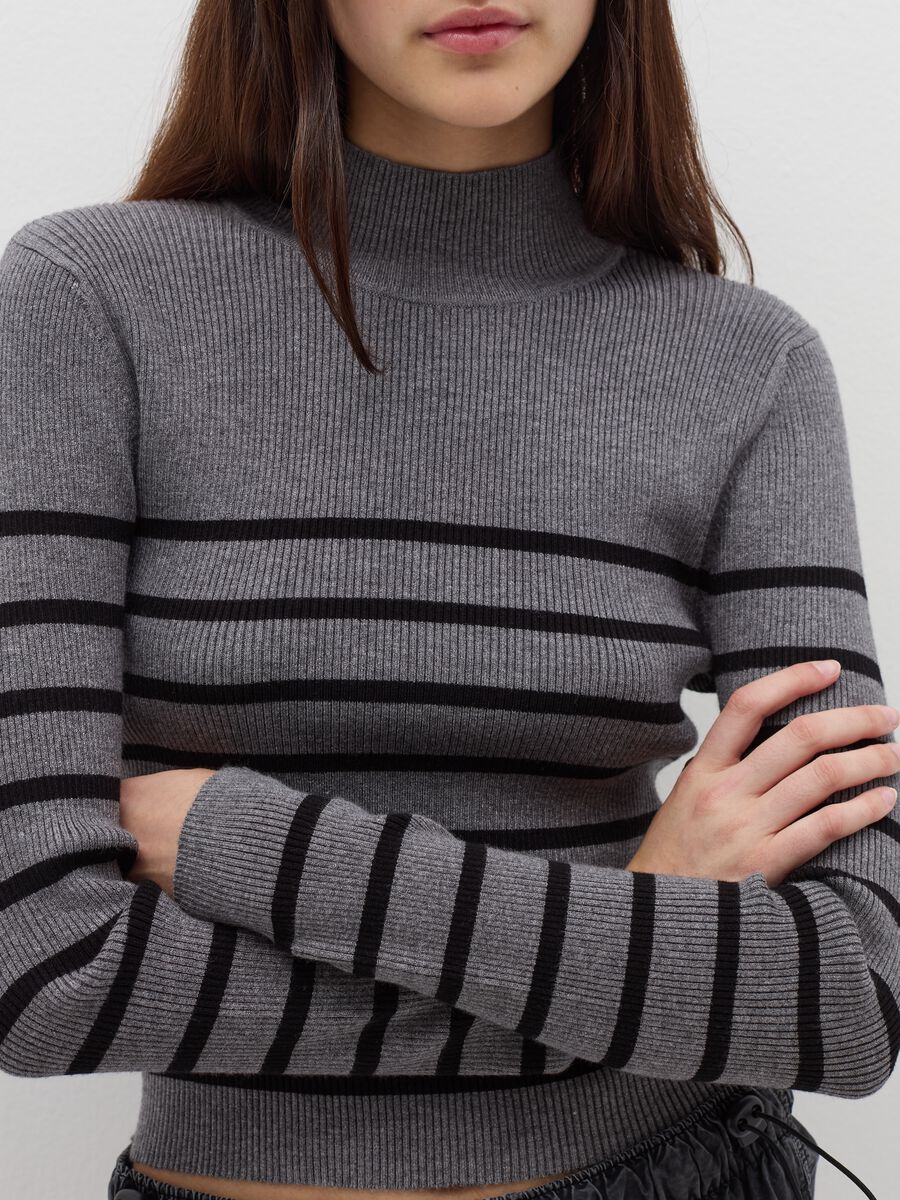 Pullover with striped mock neck_2