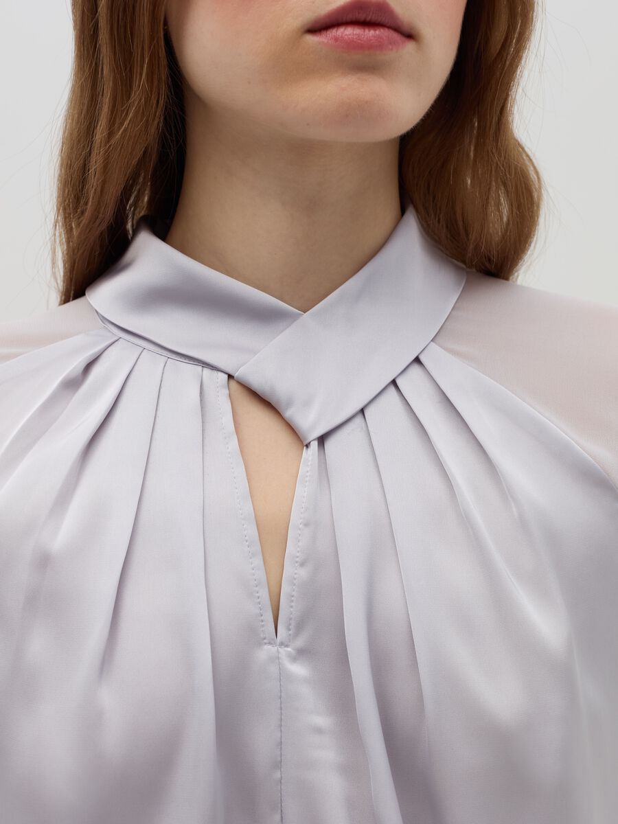 Satin blouse with raglan sleeves_3