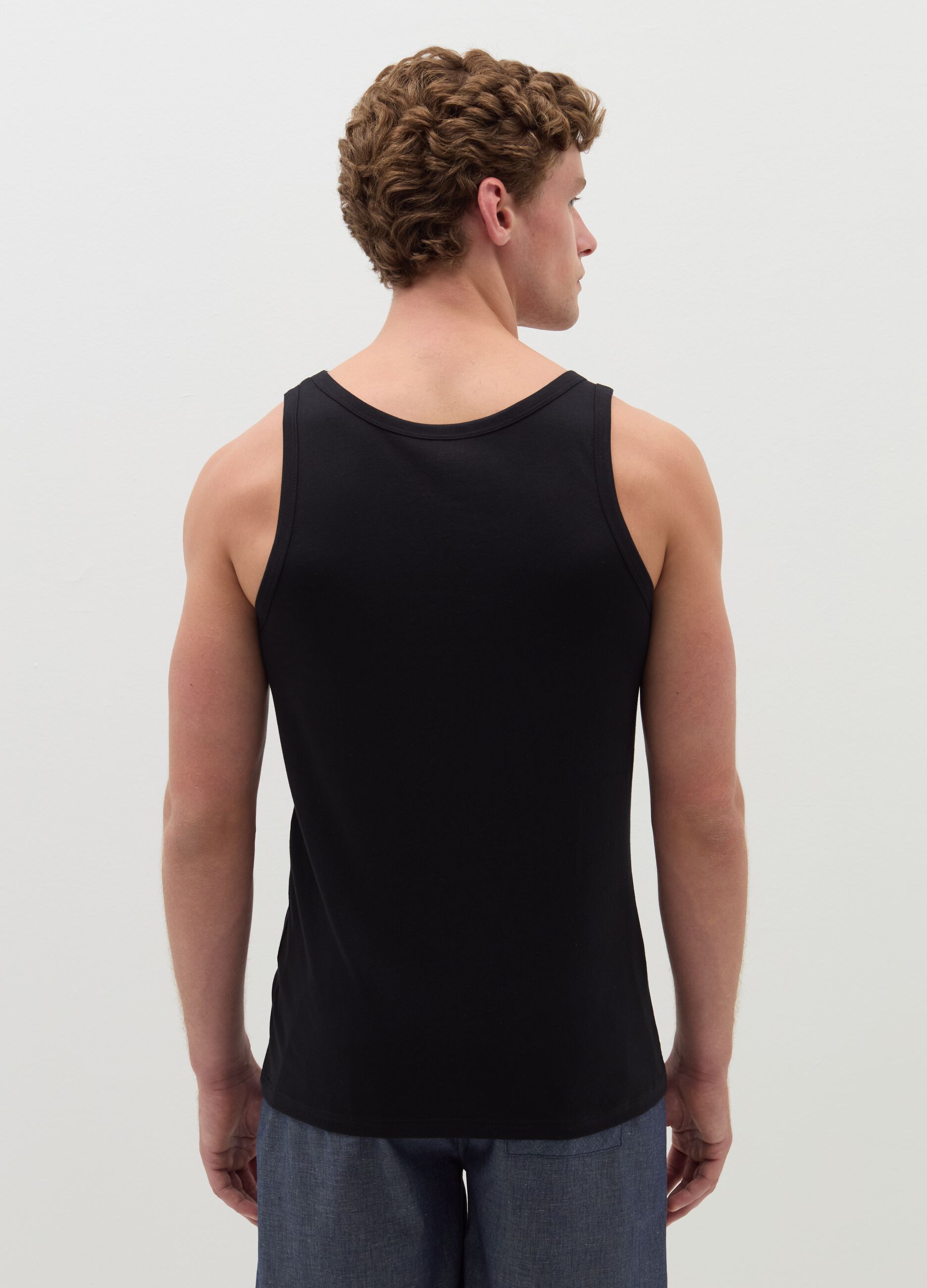 Organic cotton racerback vest with round neck