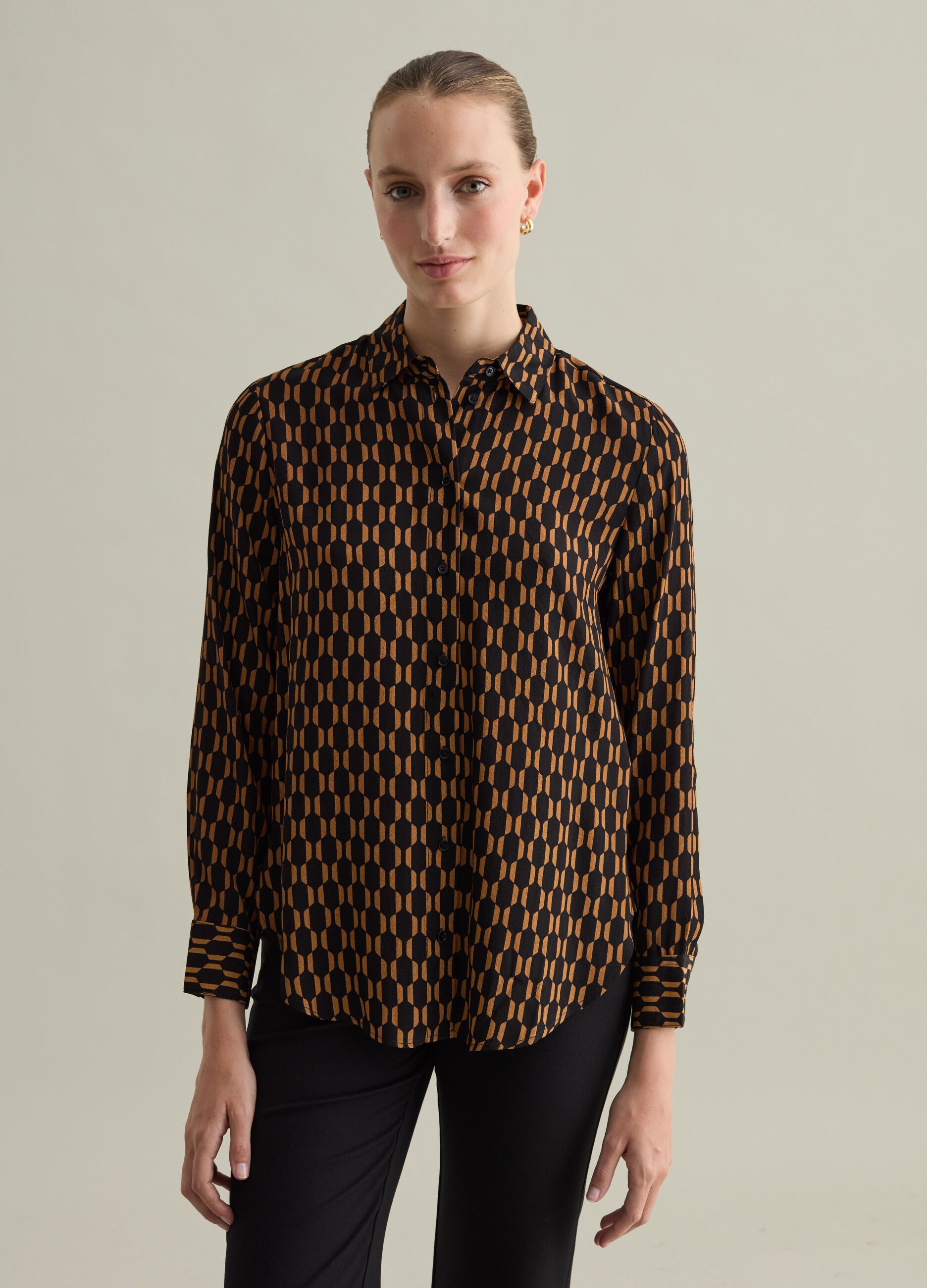 Contemporary viscose shirt with print