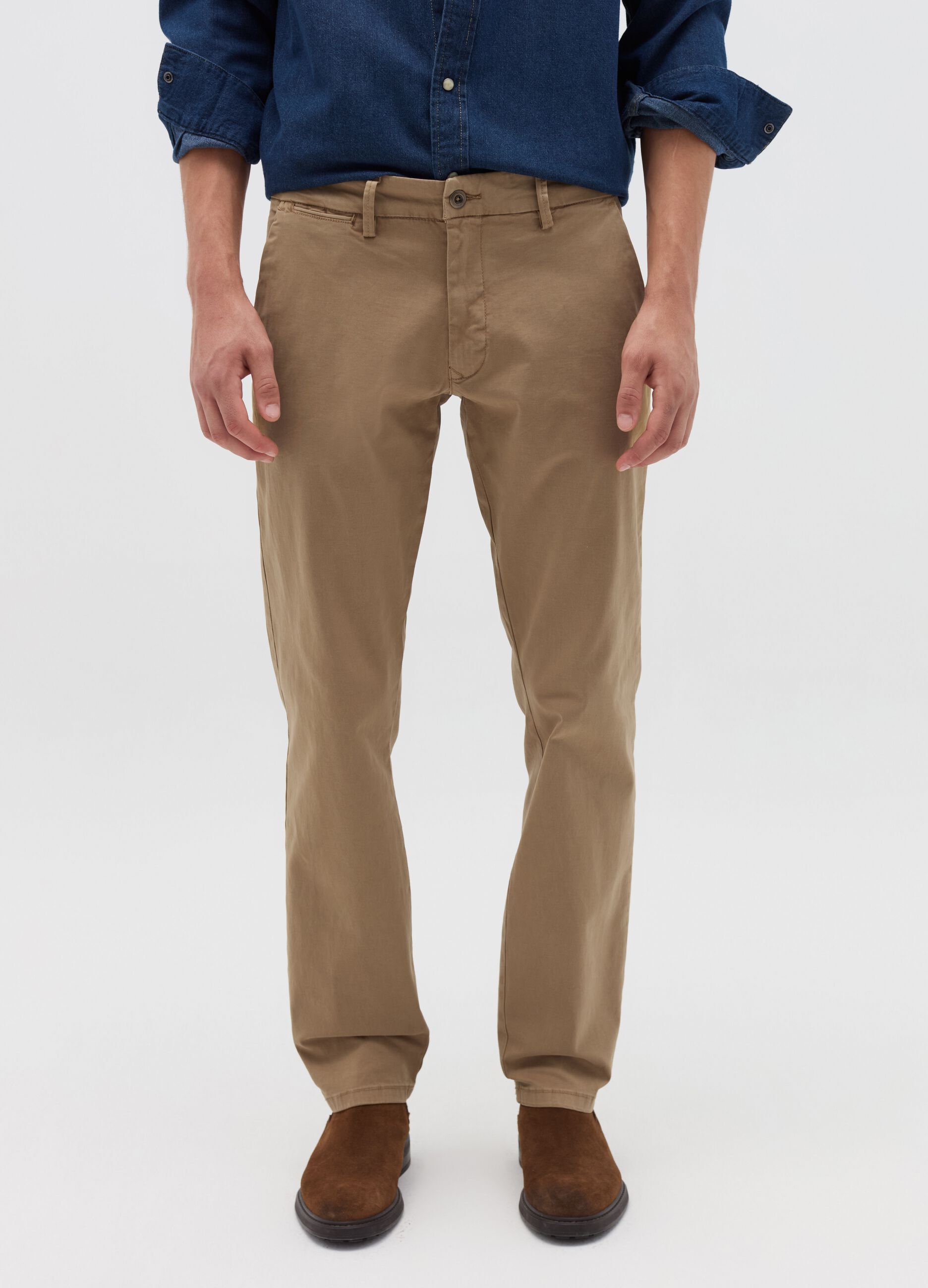 Pantalone chino regular fit in cotone stretch