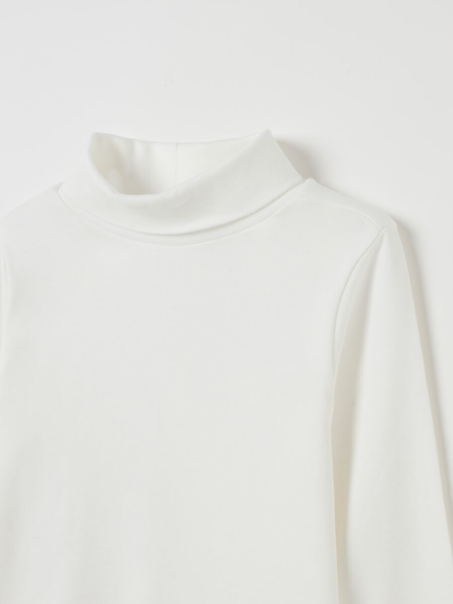 Long-sleeved T-shirt with high neck_2