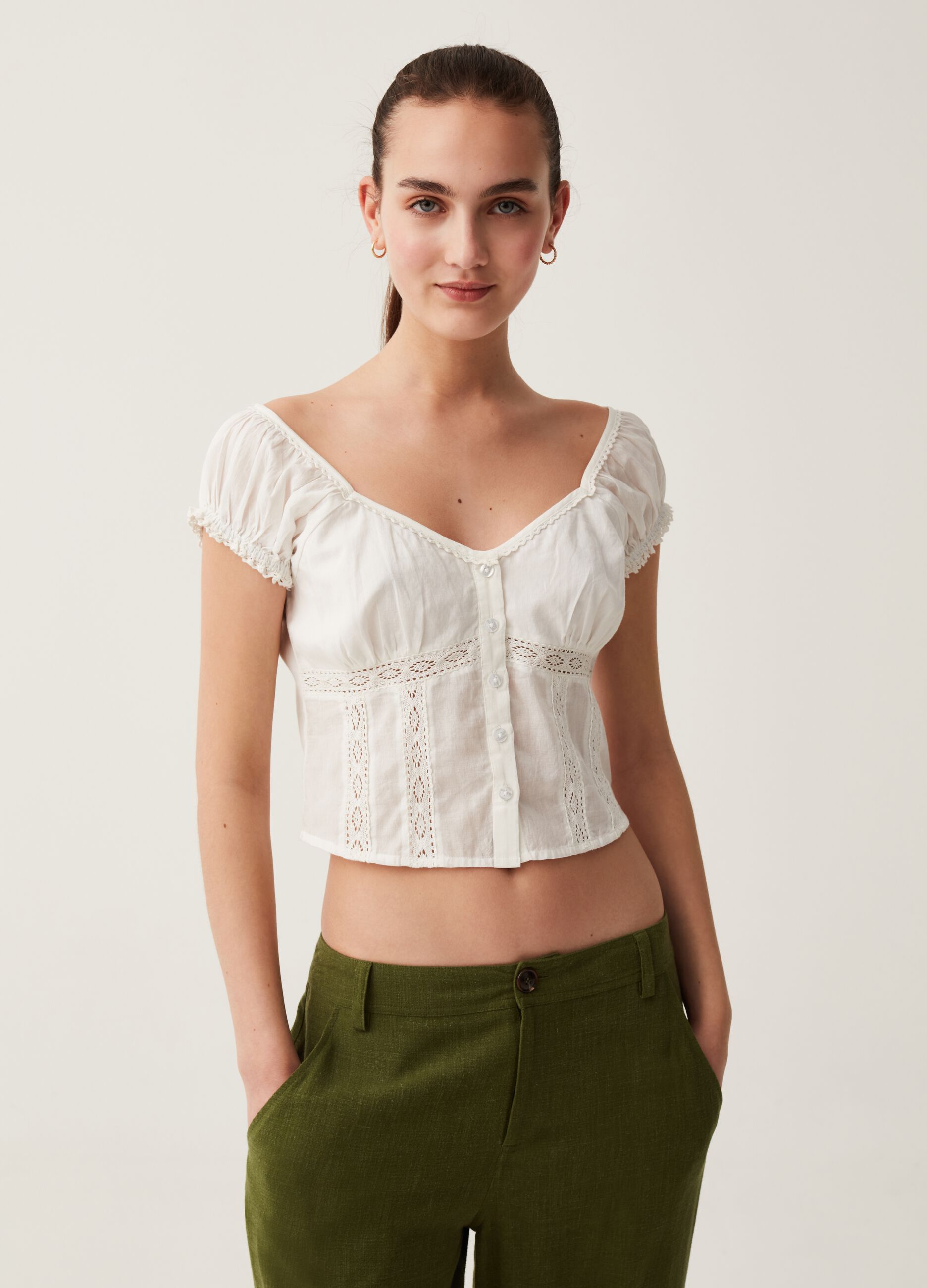 Crop blouse with lace