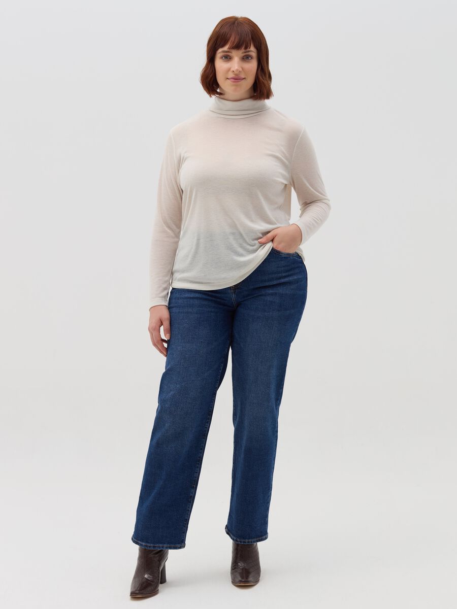 Curvy top with long sleeves and high neck_0