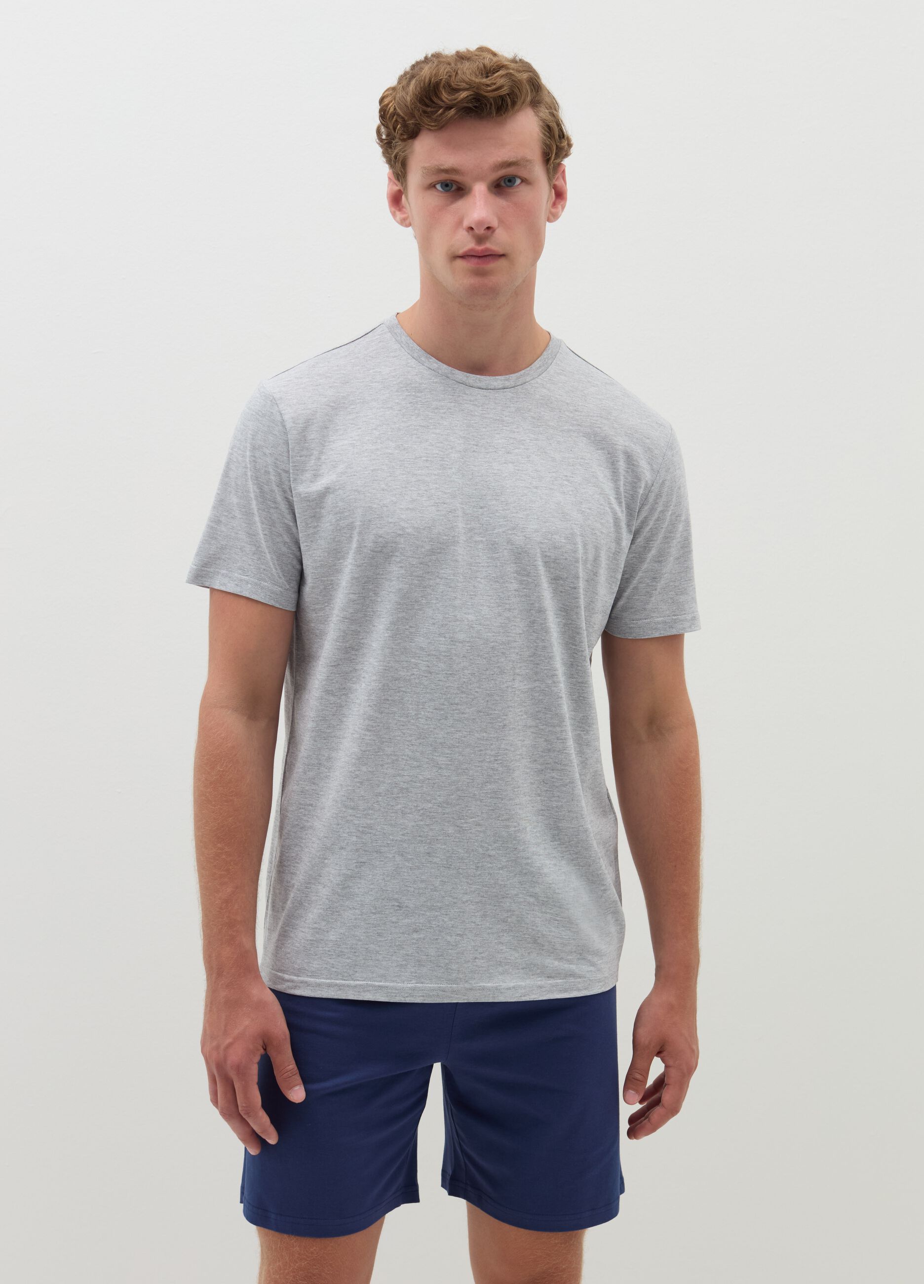 Short pyjamas with round-neck top