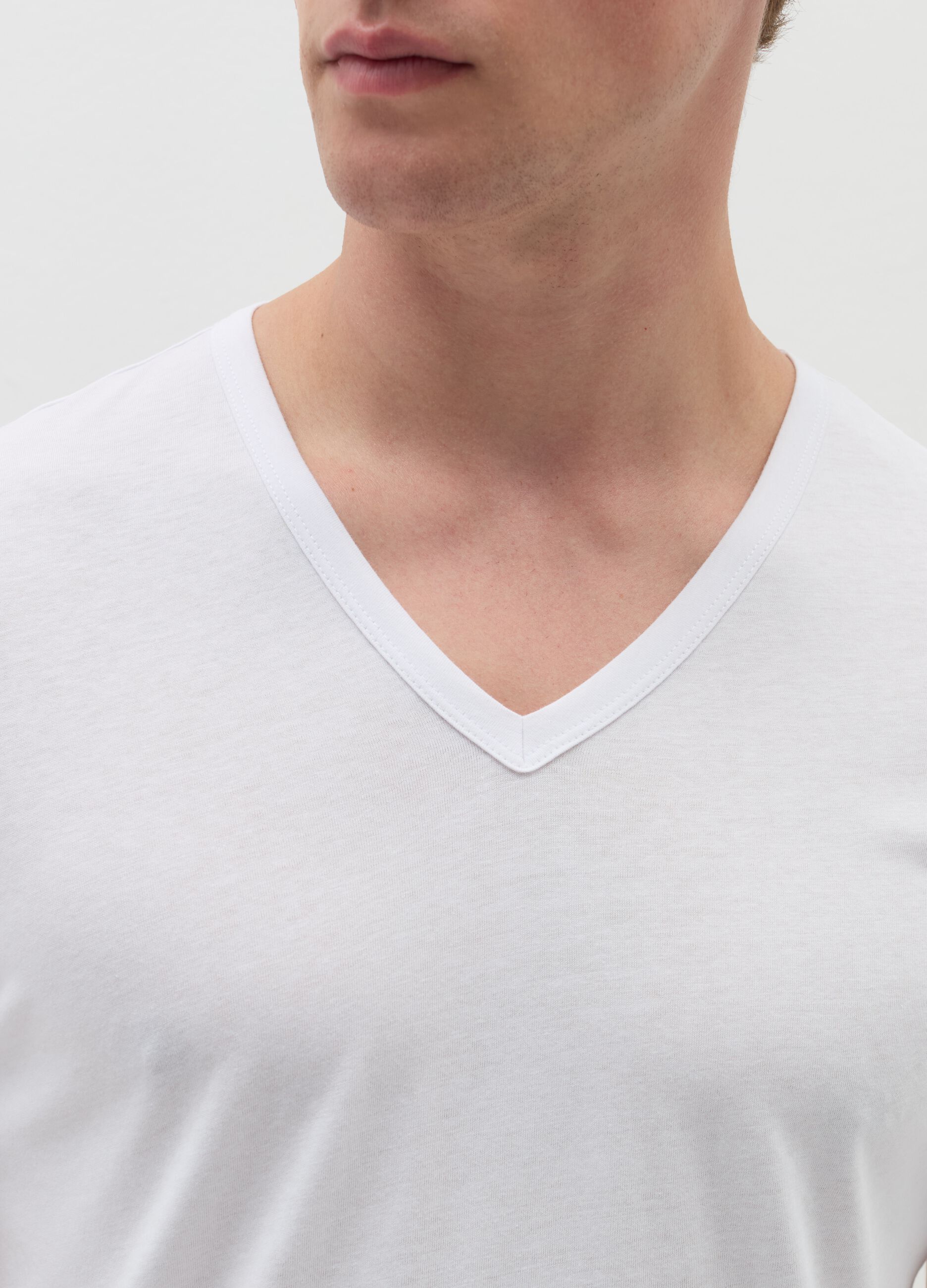 Two-pack undershirts with V neckline in jersey