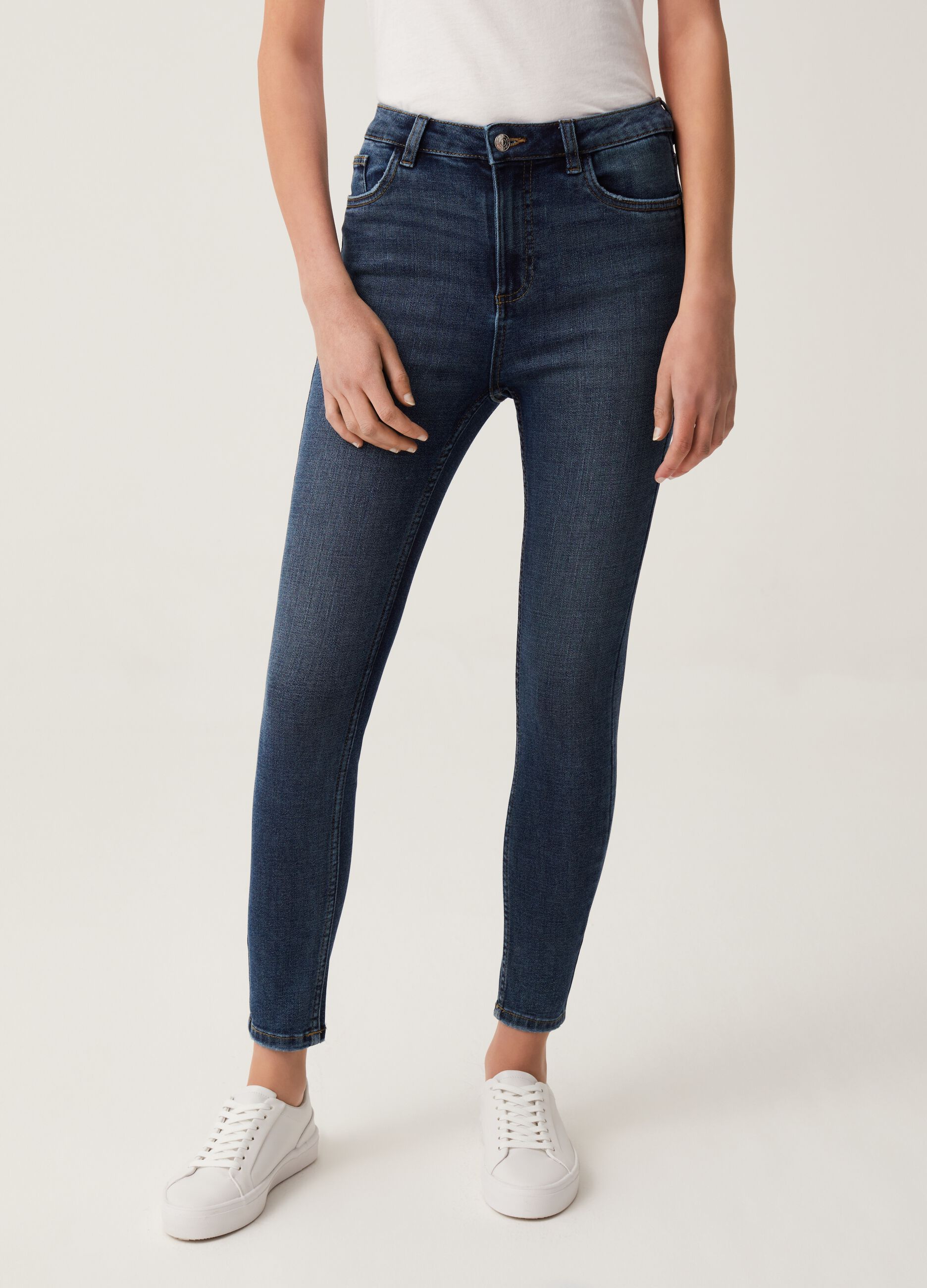 Skinny-fit jeans with fading