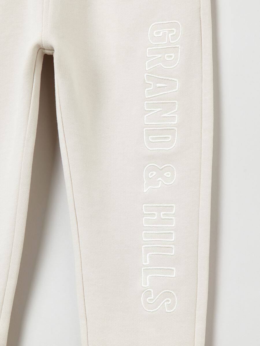 Grand&Hills plush joggers with drawstring and embroidery_2