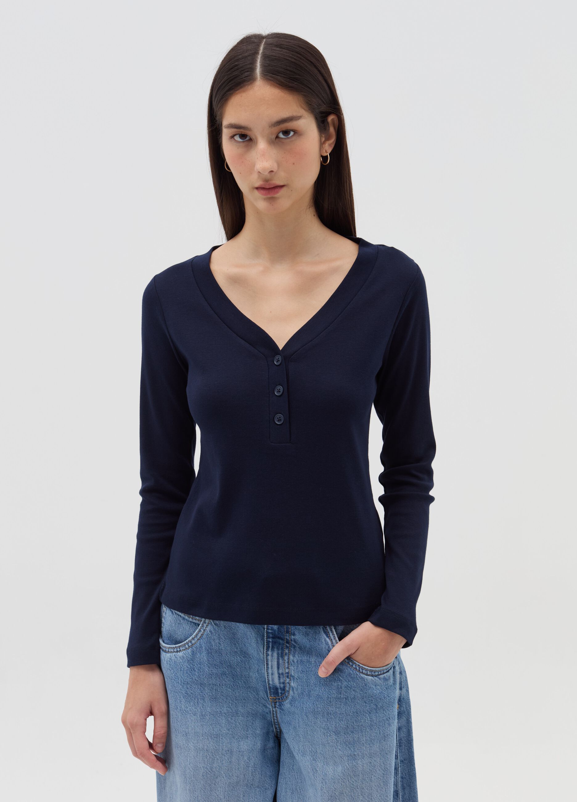 Long-sleeved T-shirt with granddad neckline