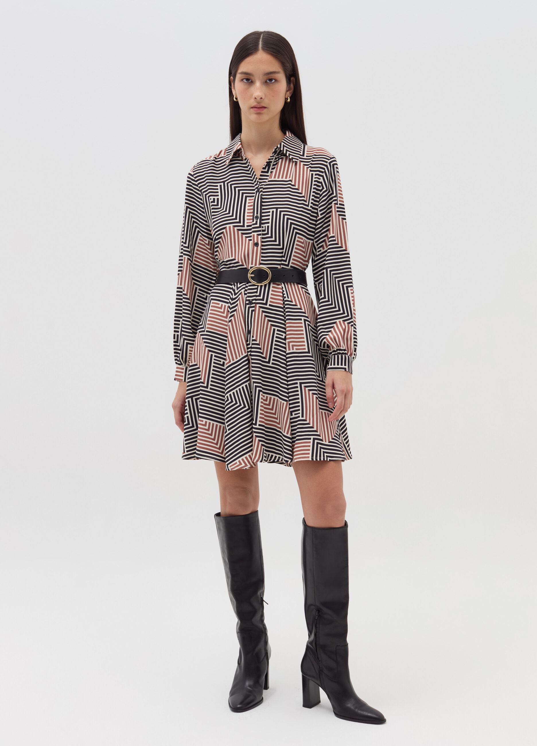 Short shirt dress with pattern