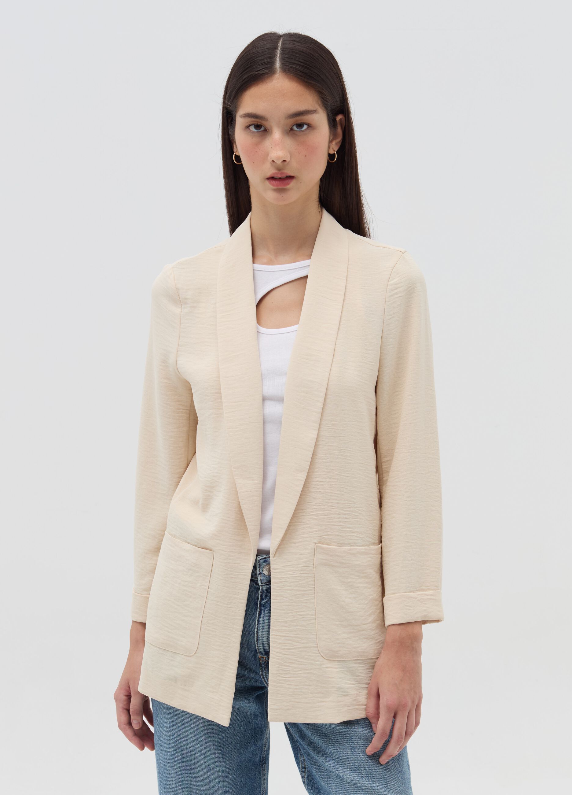 Open crinkle-effect fluid blazer