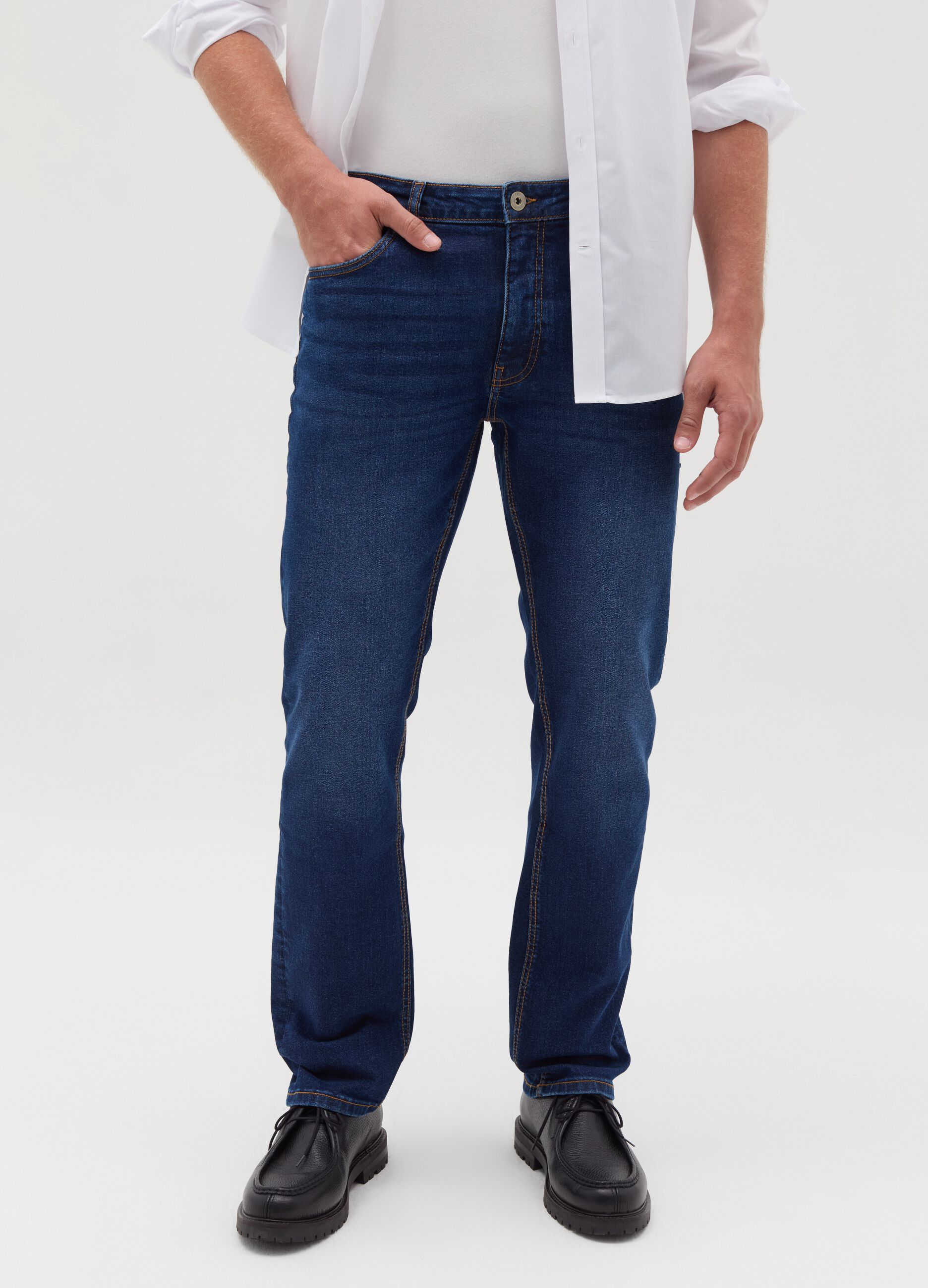 Comfort-fit stretch jeans