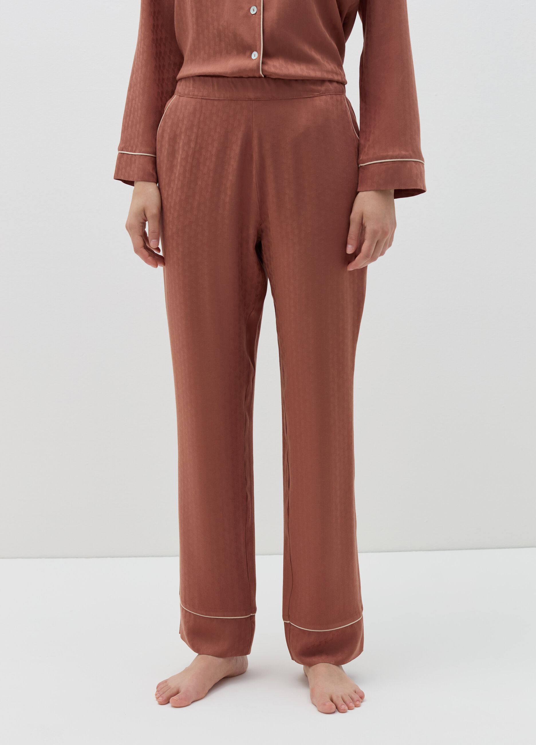 Pyjama trousers with contrasting piping