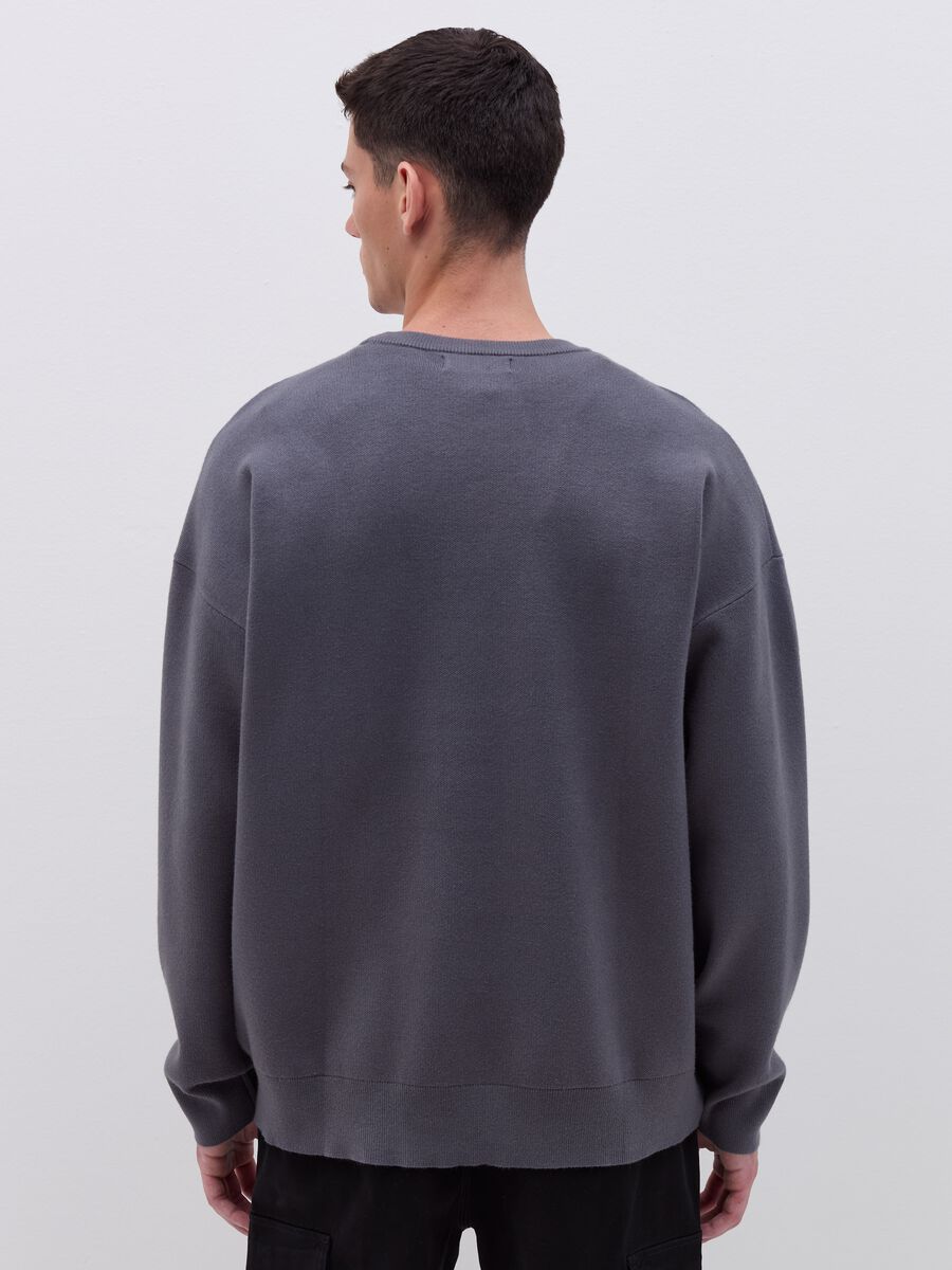 Pullover with jacquard lettering_2