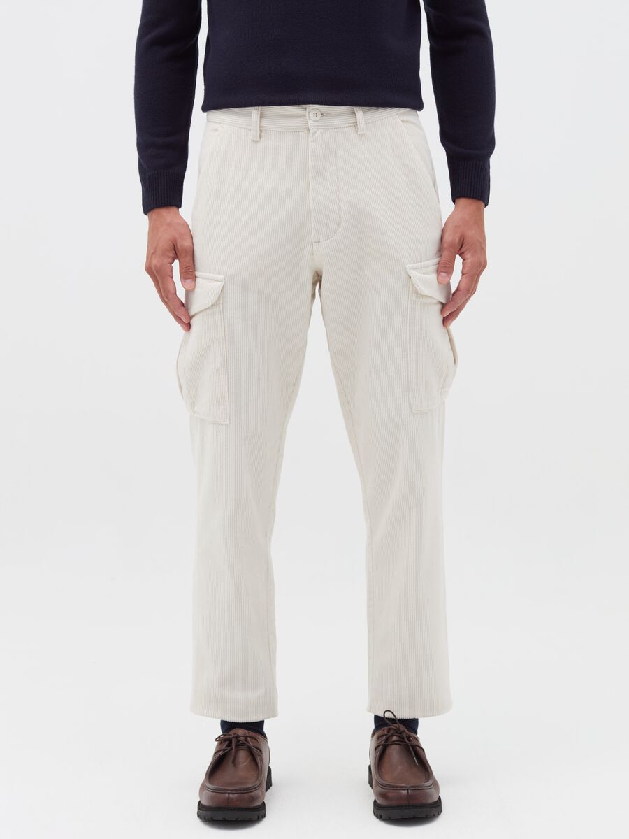 Cargo trousers in corduroy_1