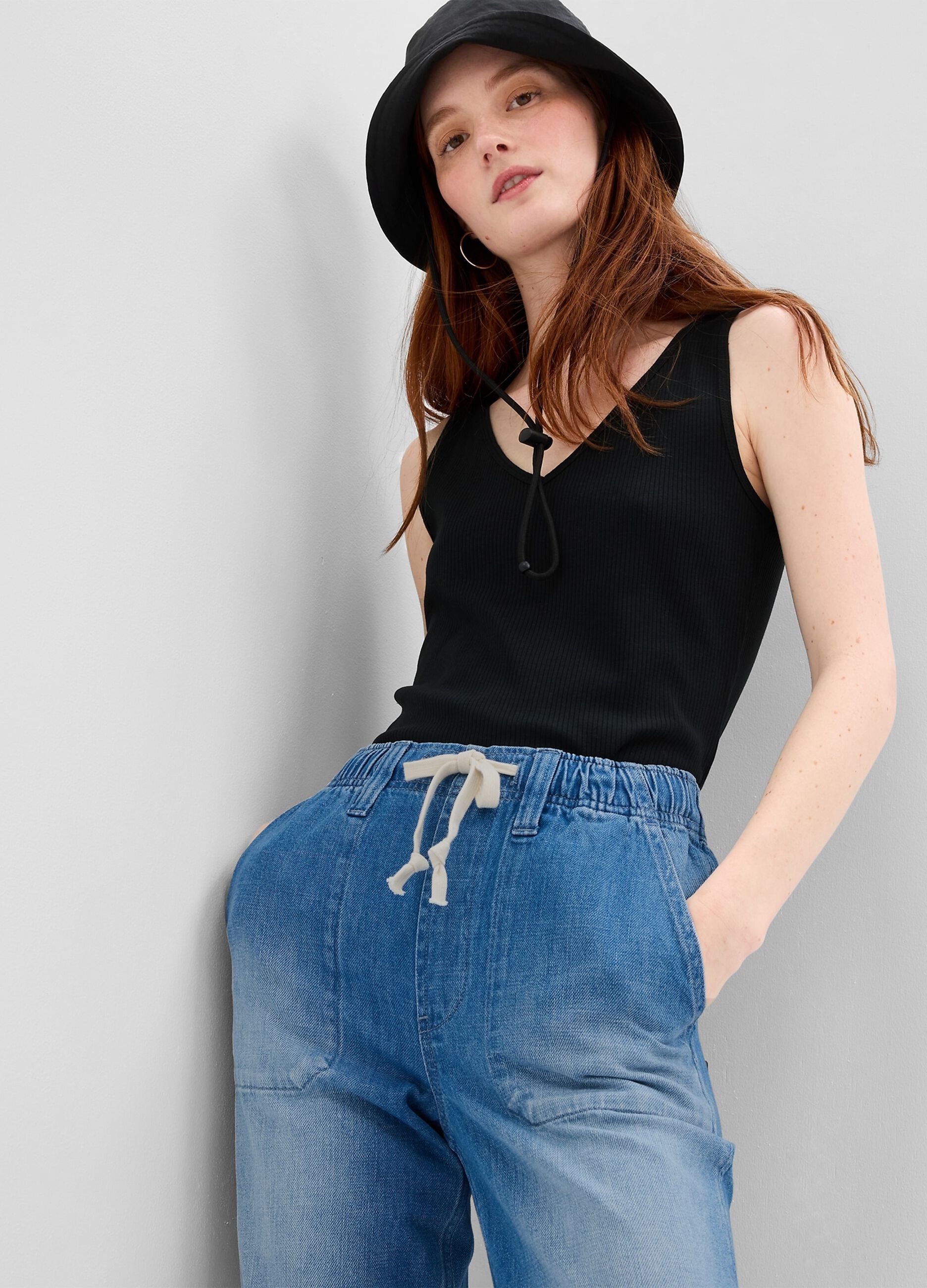 Easy-fit pull-on jeans with drawstring