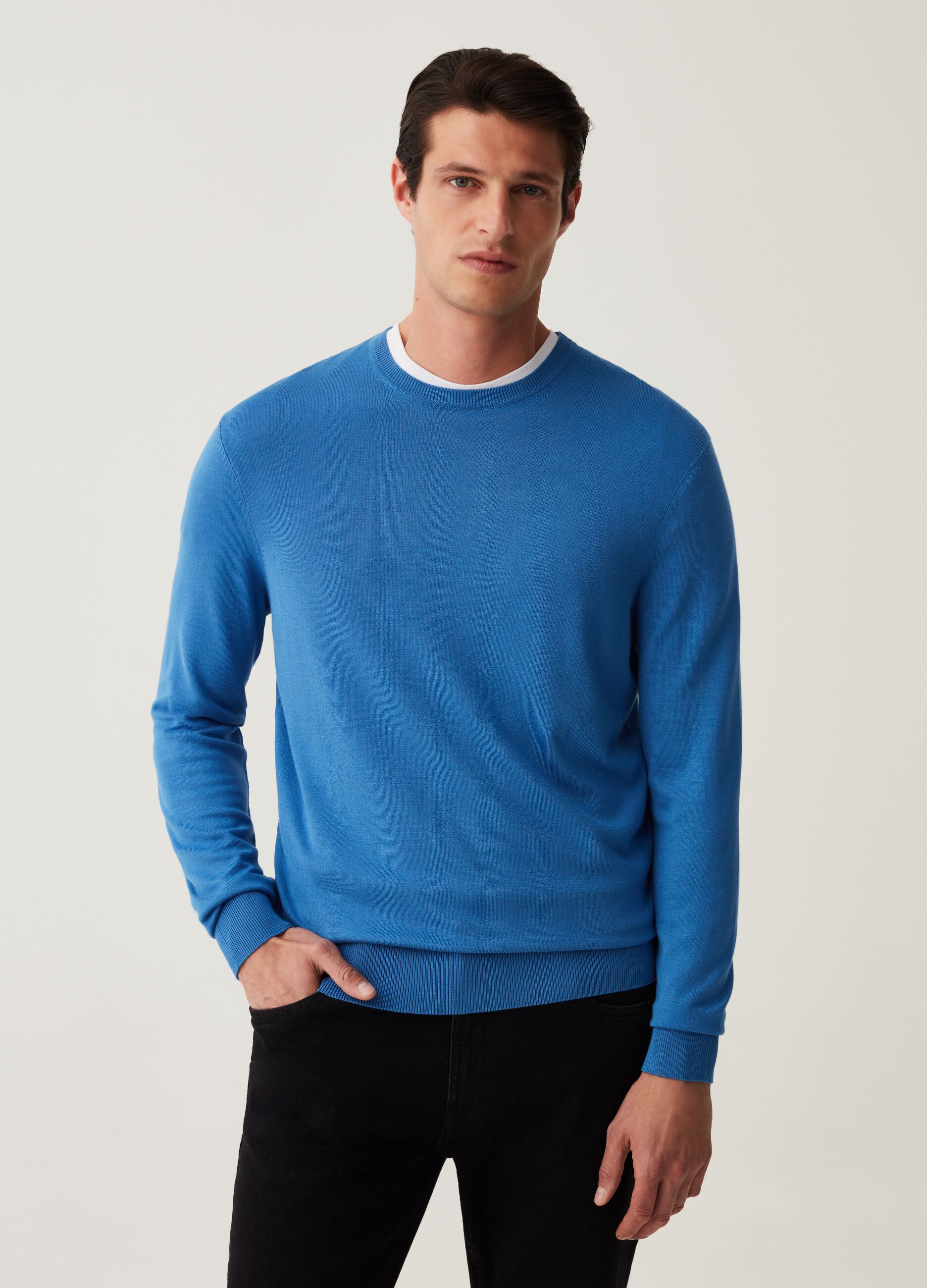 Round neck pullover