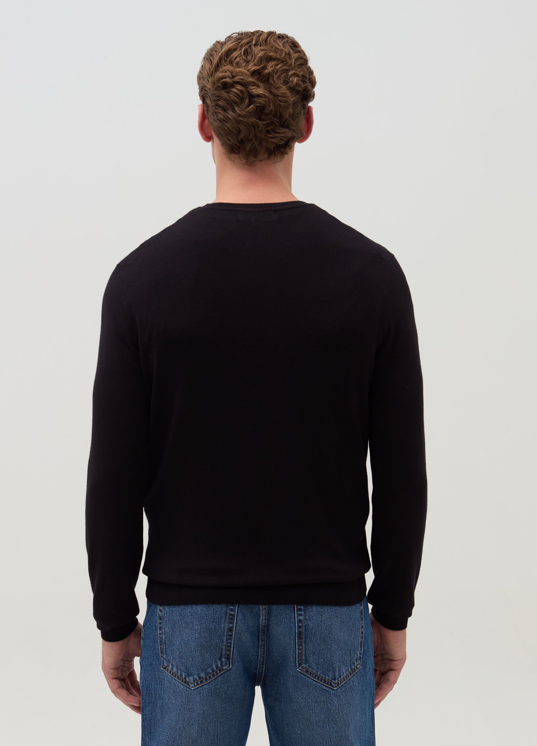 Round neck pullover