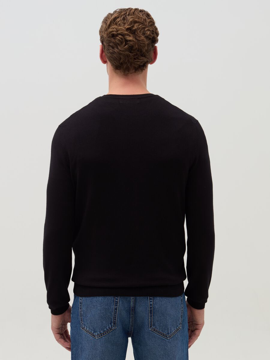 Round neck pullover_2