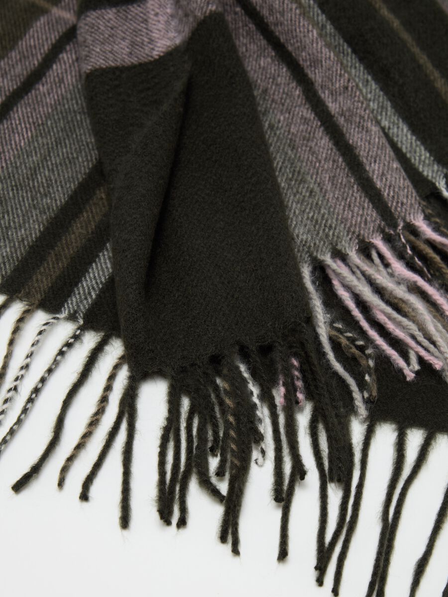 Check pashmina with fringing_2