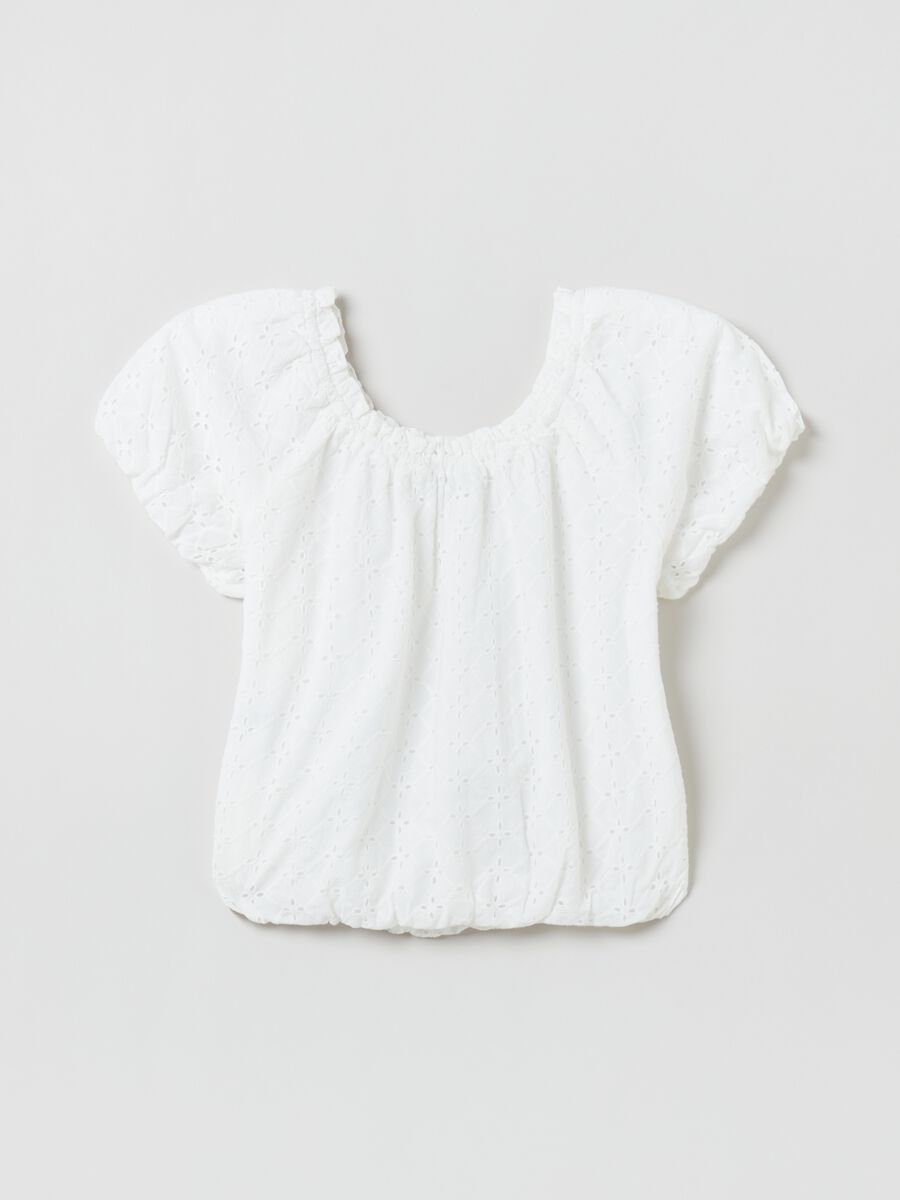 Broderie anglaise top with puff sleeves_1
