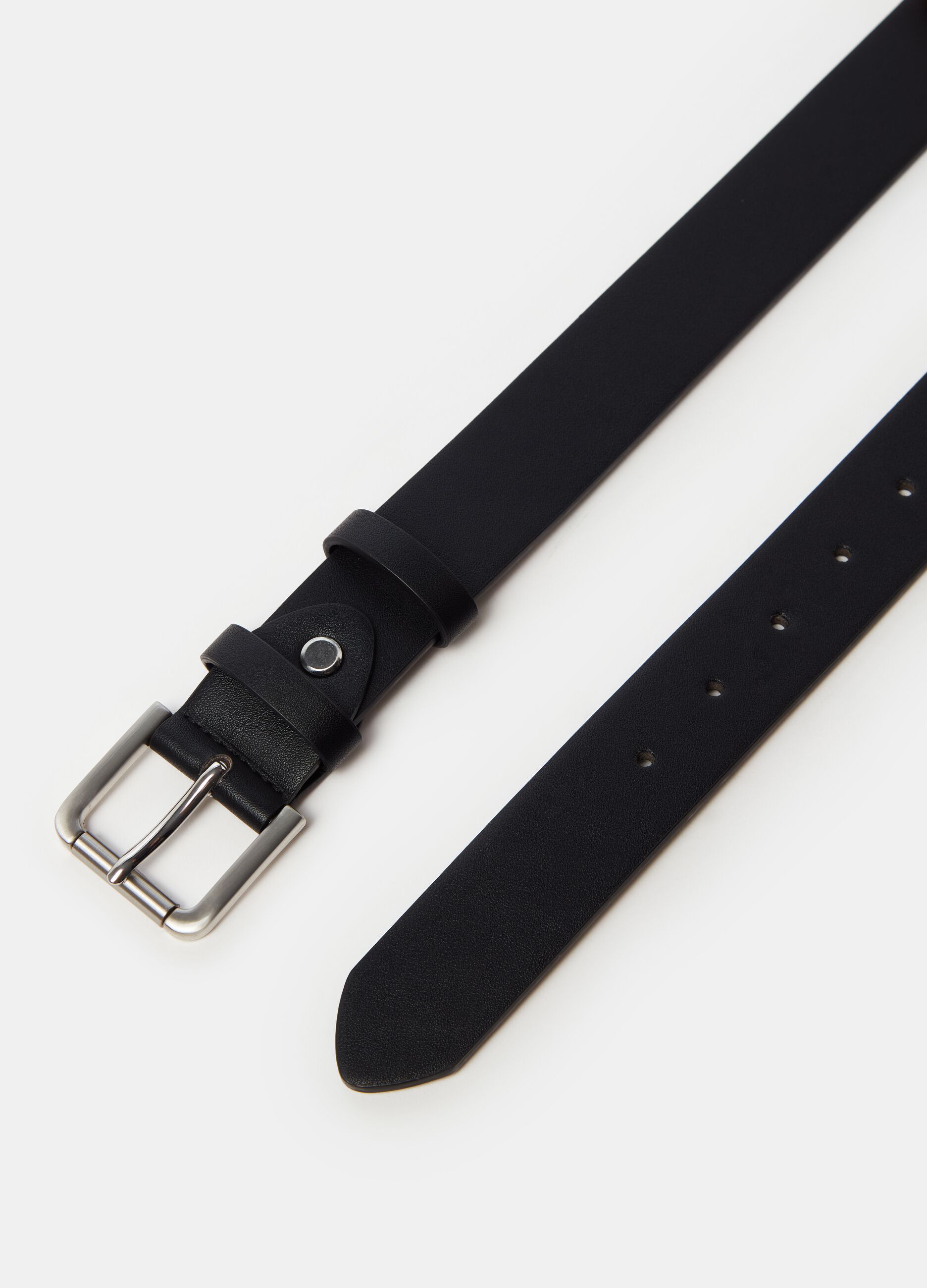 Belt with roller buckle