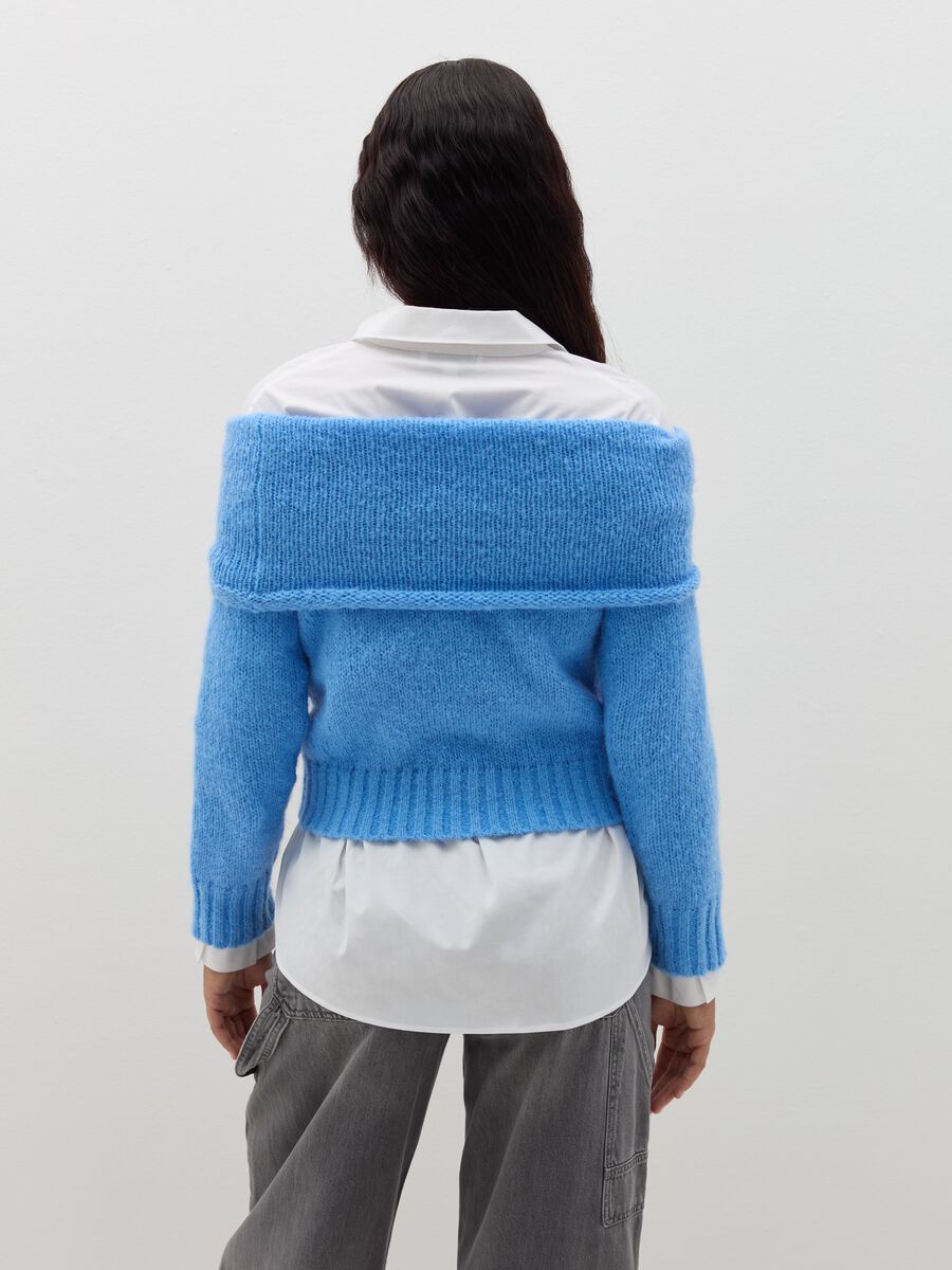 Pullover with drop shoulders_2