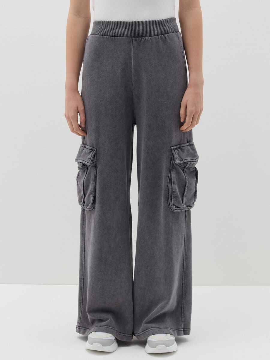 Wide-leg cargo trousers_1